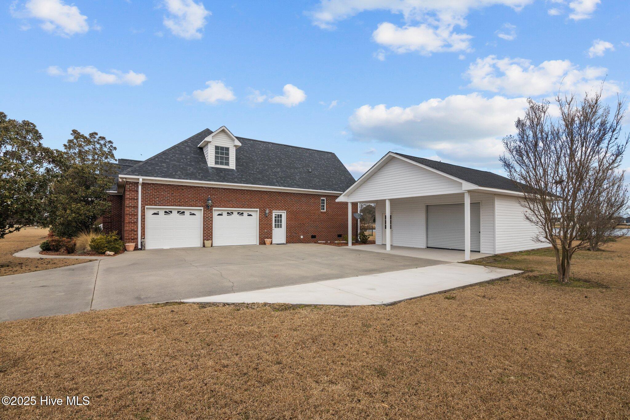 6011 Waters Edge Drive Property Photo 7
