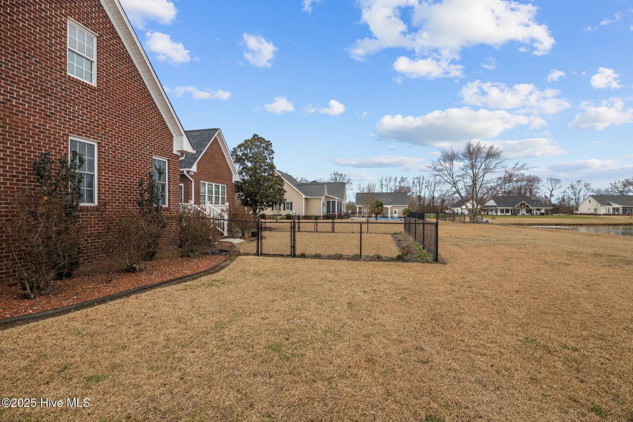 6011 Waters Edge Drive Property Photo 8