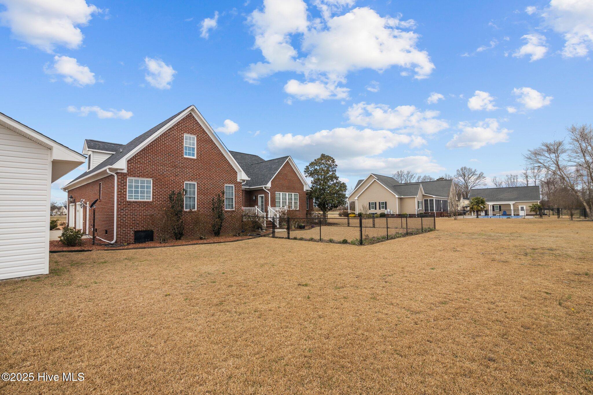 6011 Waters Edge Drive Property Photo 10