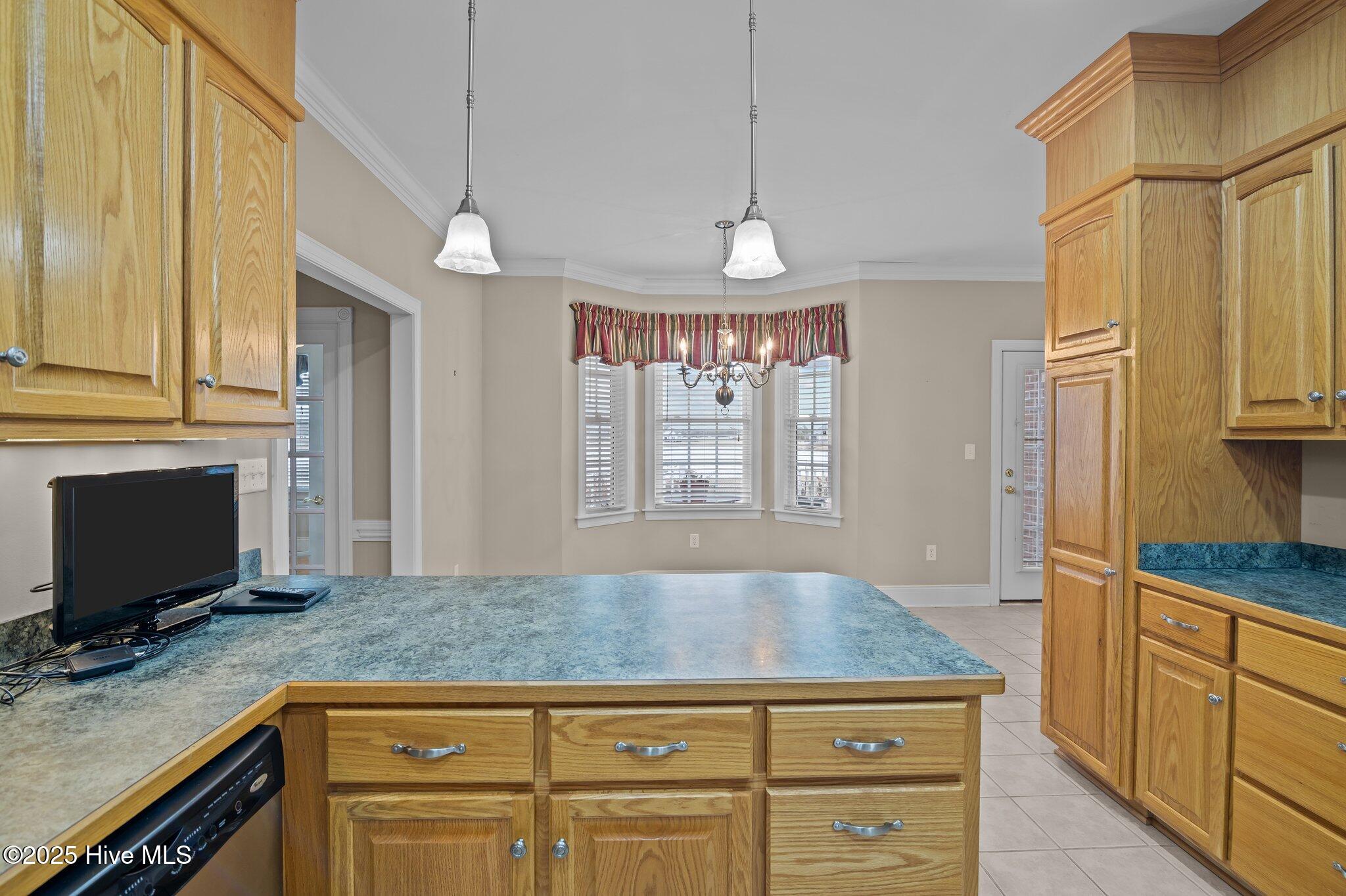 6011 Waters Edge Drive Property Photo 16