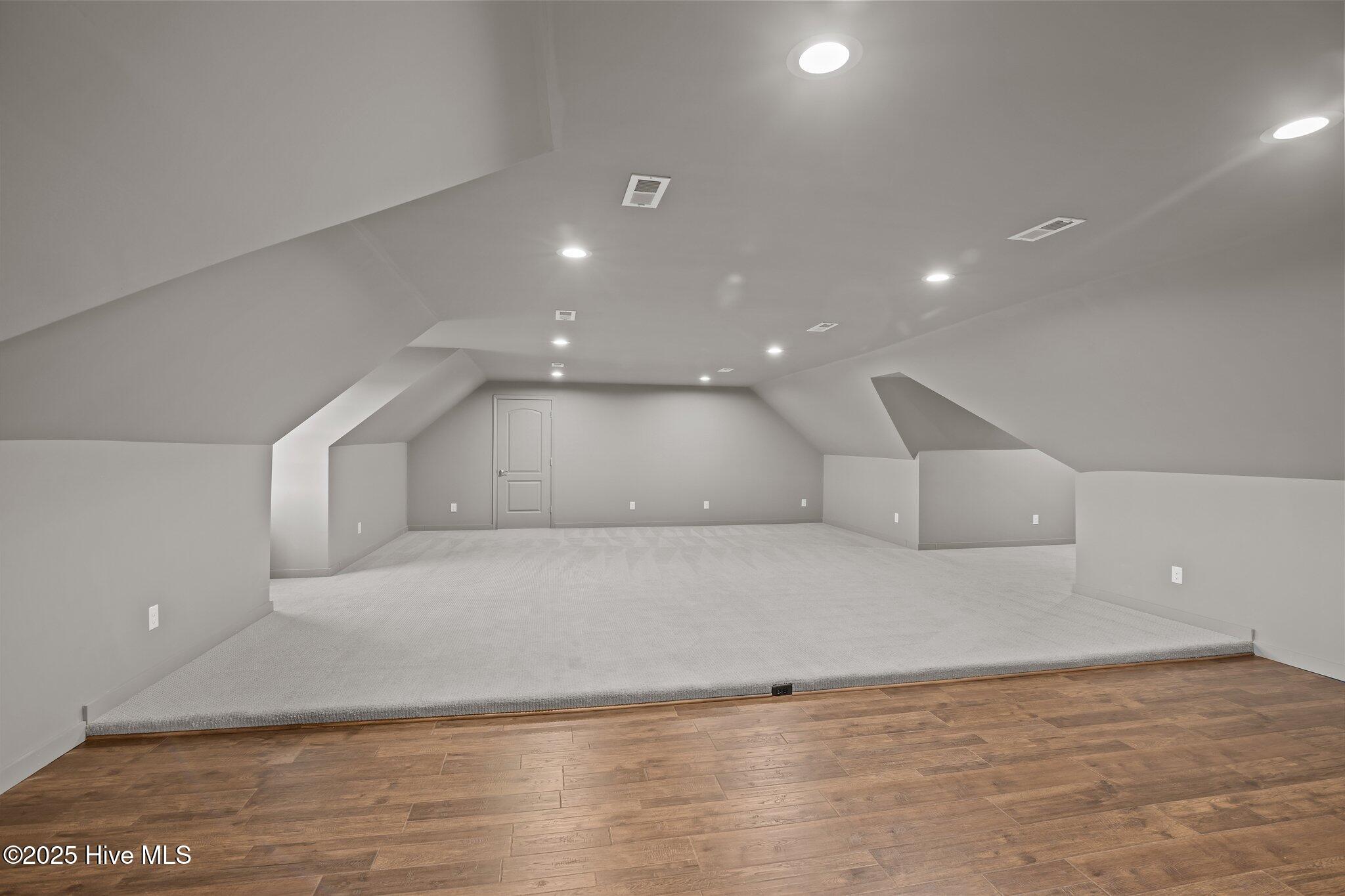 6011 Waters Edge Drive Property Photo 42