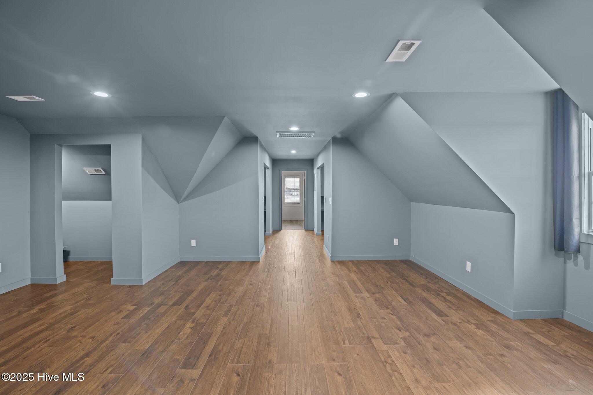 6011 Waters Edge Drive Property Photo 45