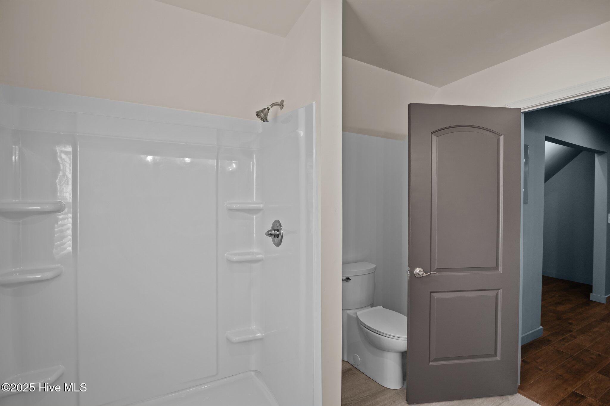 6011 Waters Edge Drive Property Photo 48