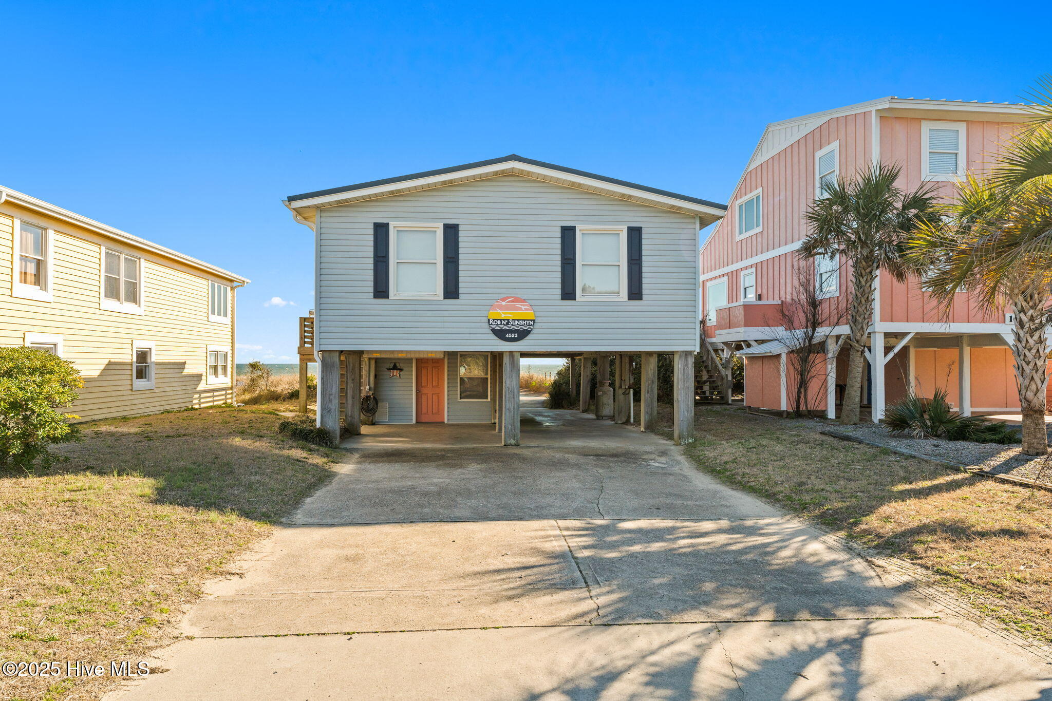 4523 W Beach Drive Property Photo