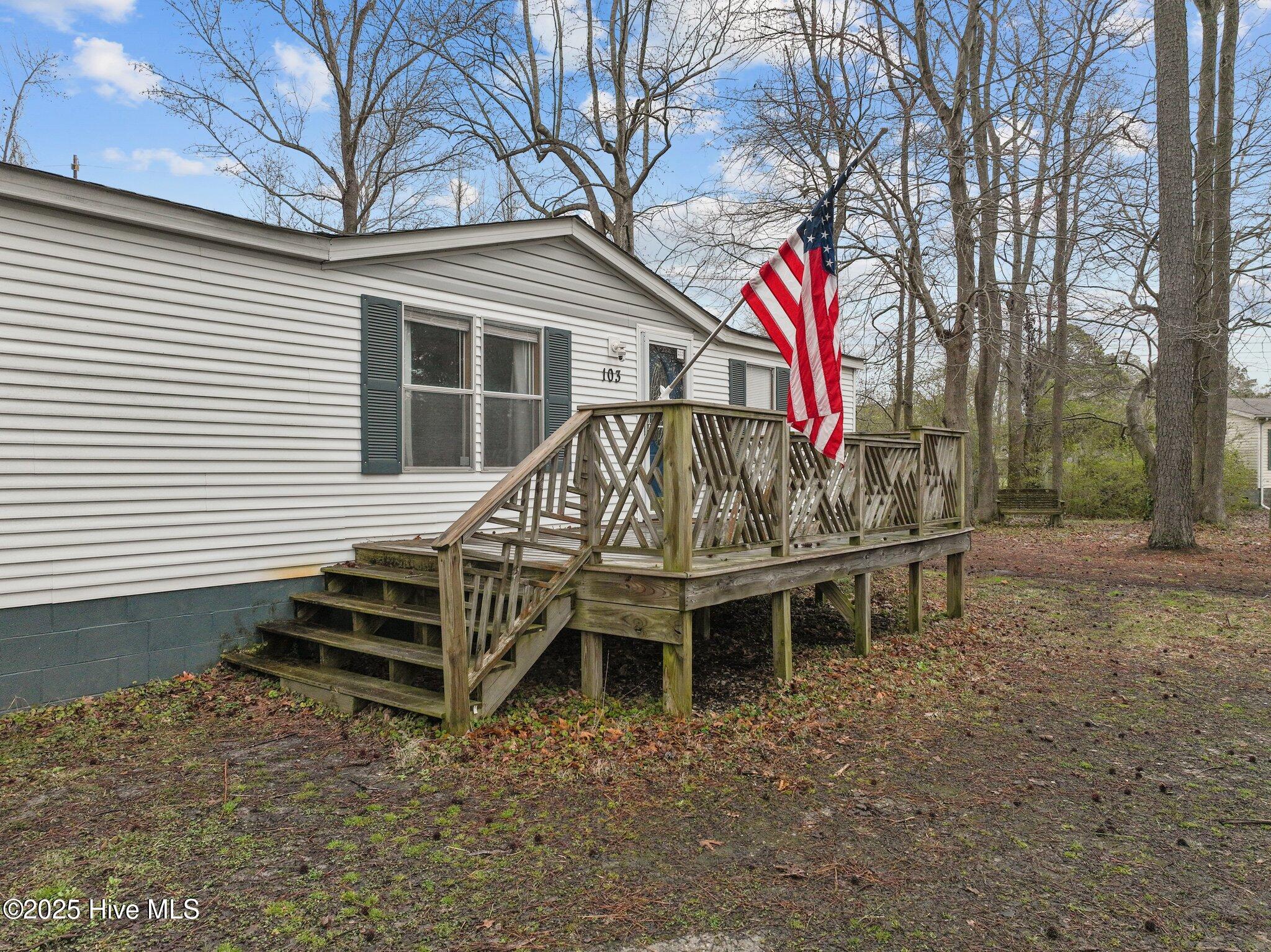 103 Skippers Court Property Photo