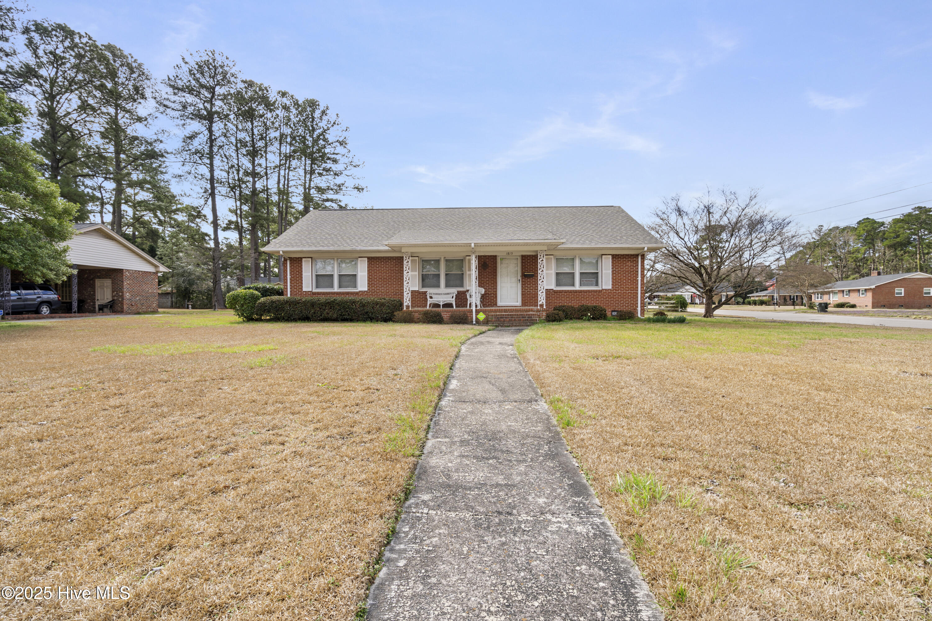 1815 Windsor Street Property Photo