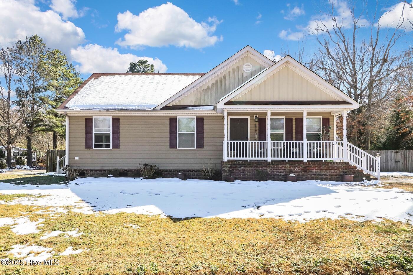 121 Willow Drive Property Photo