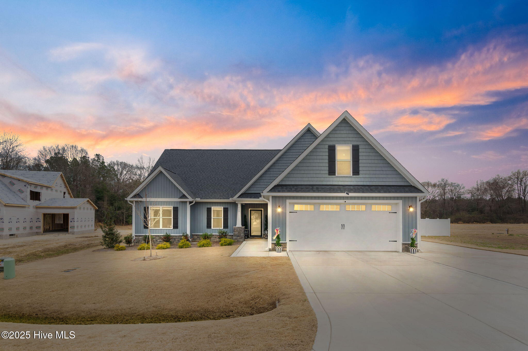 Avery Landing Real Estate Listings Main Image