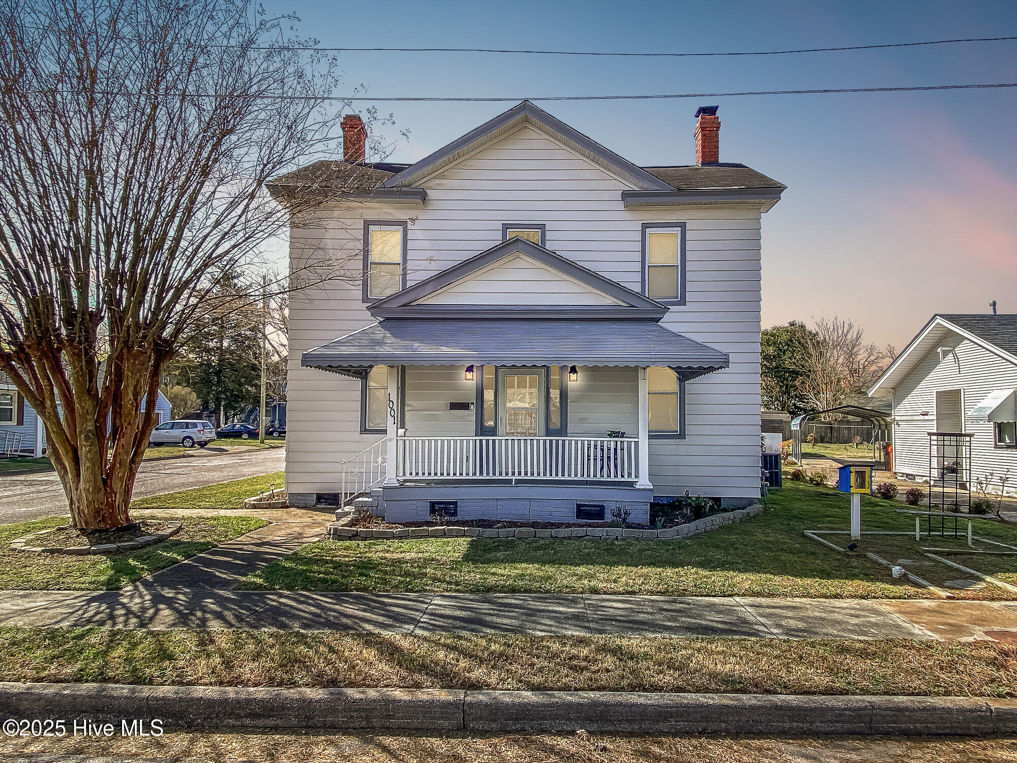 1001 Maple Street Property Photo