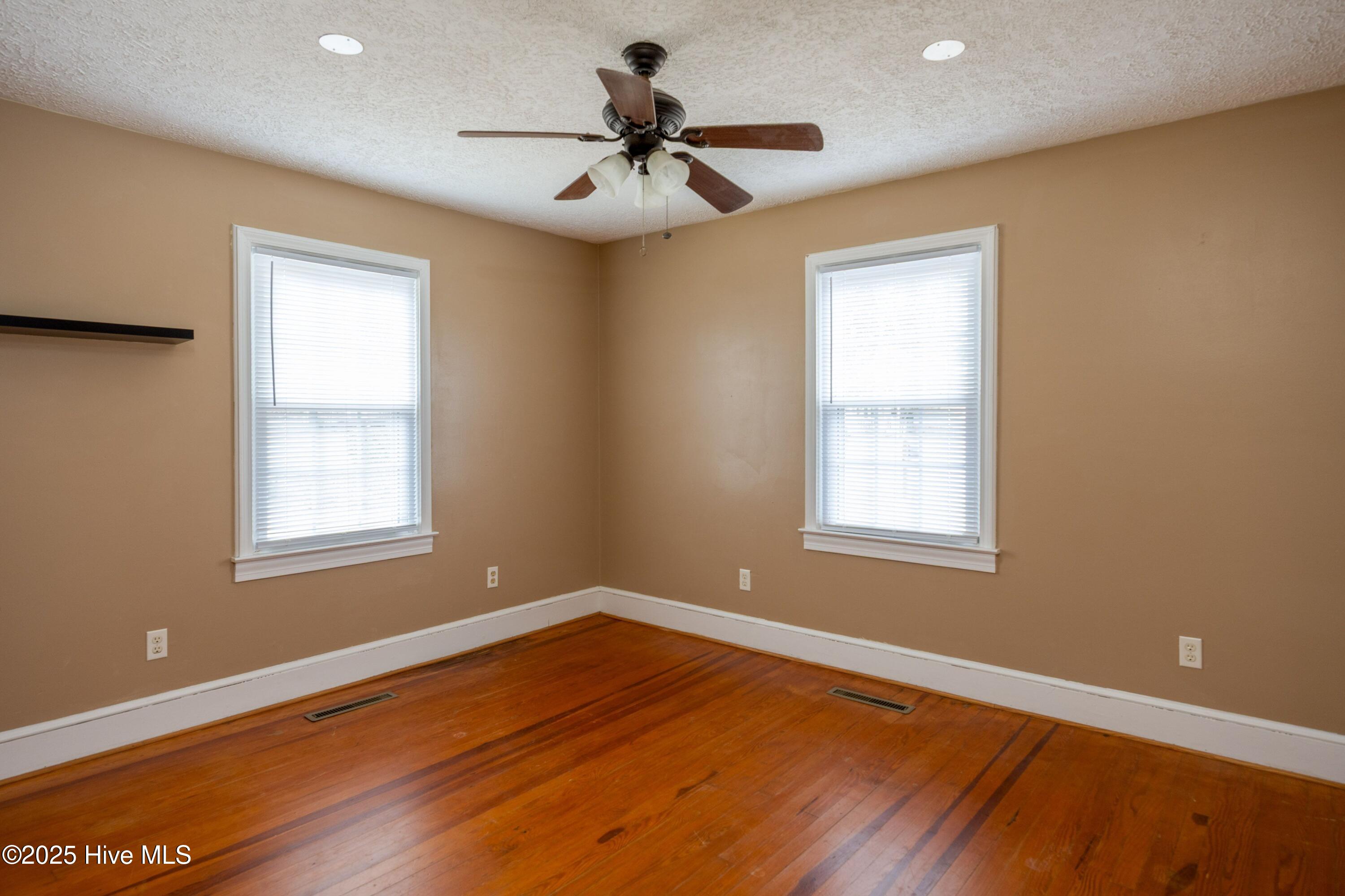 506 E Roseboro Street Property Photo 13