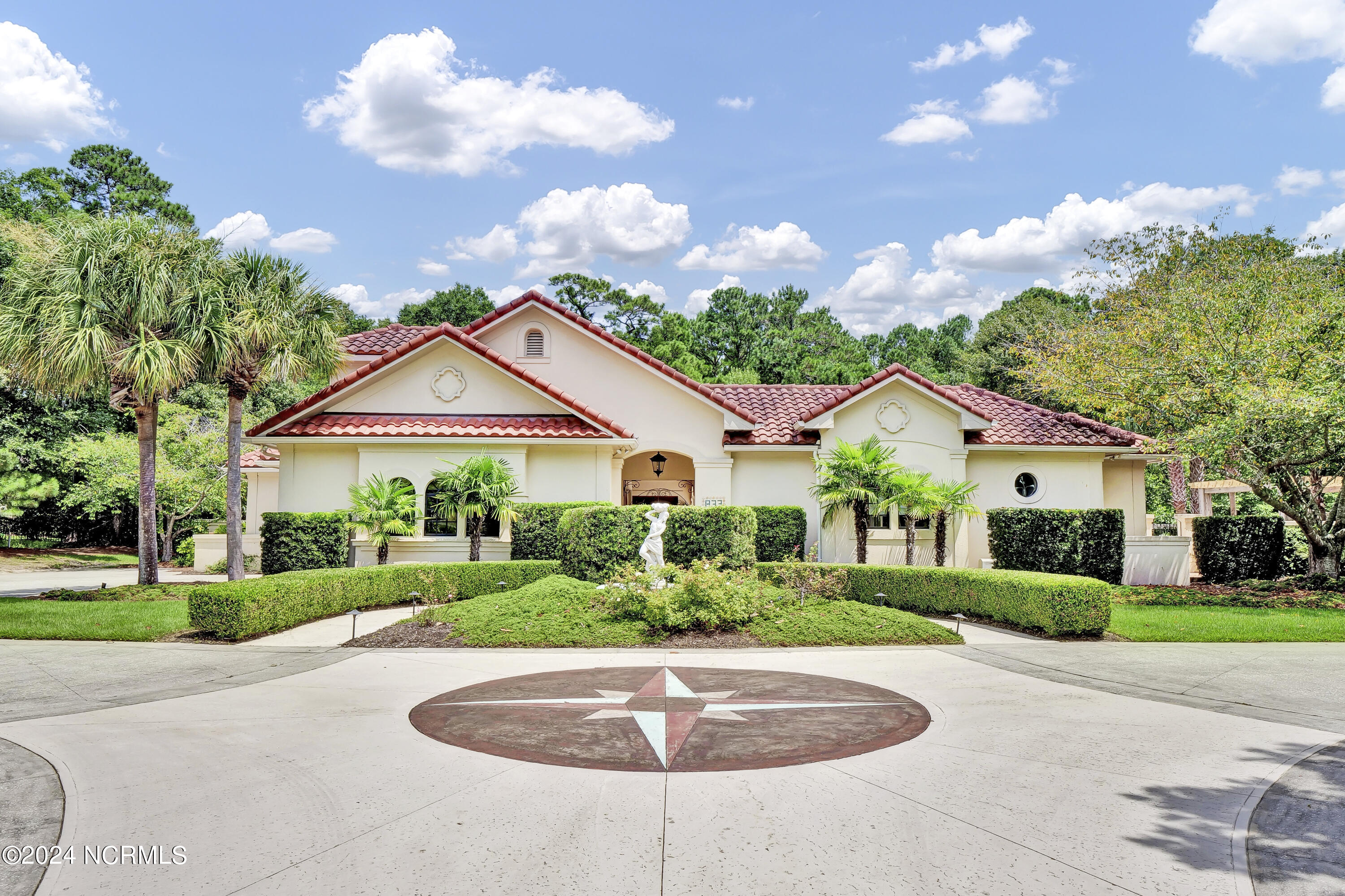 833 Gull Point Road Property Photo 1