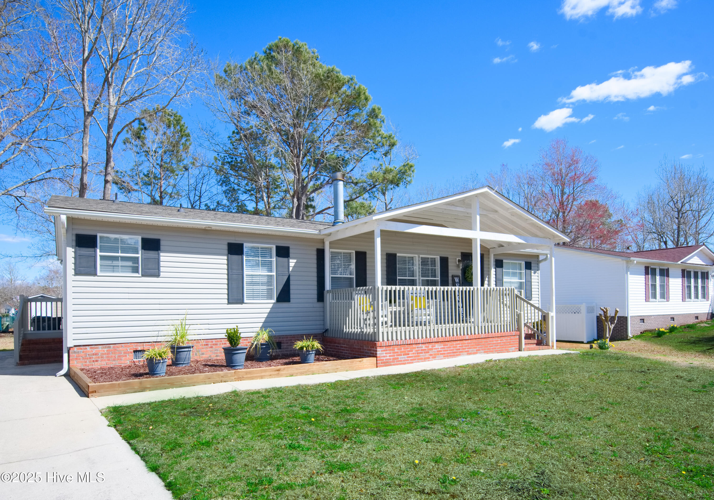 1084 Captains Court Property Photo