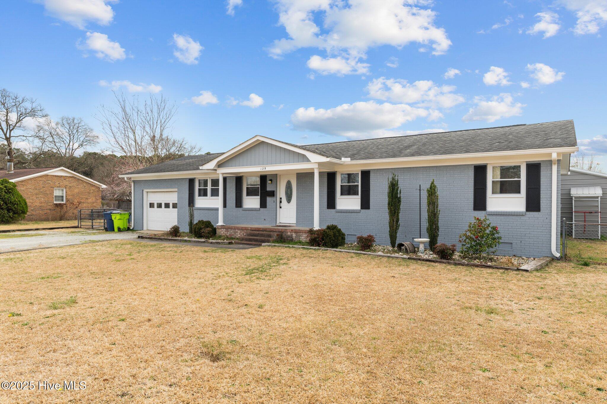 129 Craven Drive Property Photo 2