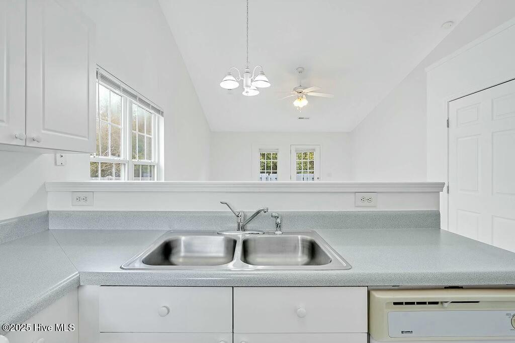 424 Saint Rosea Road Property Photo 10