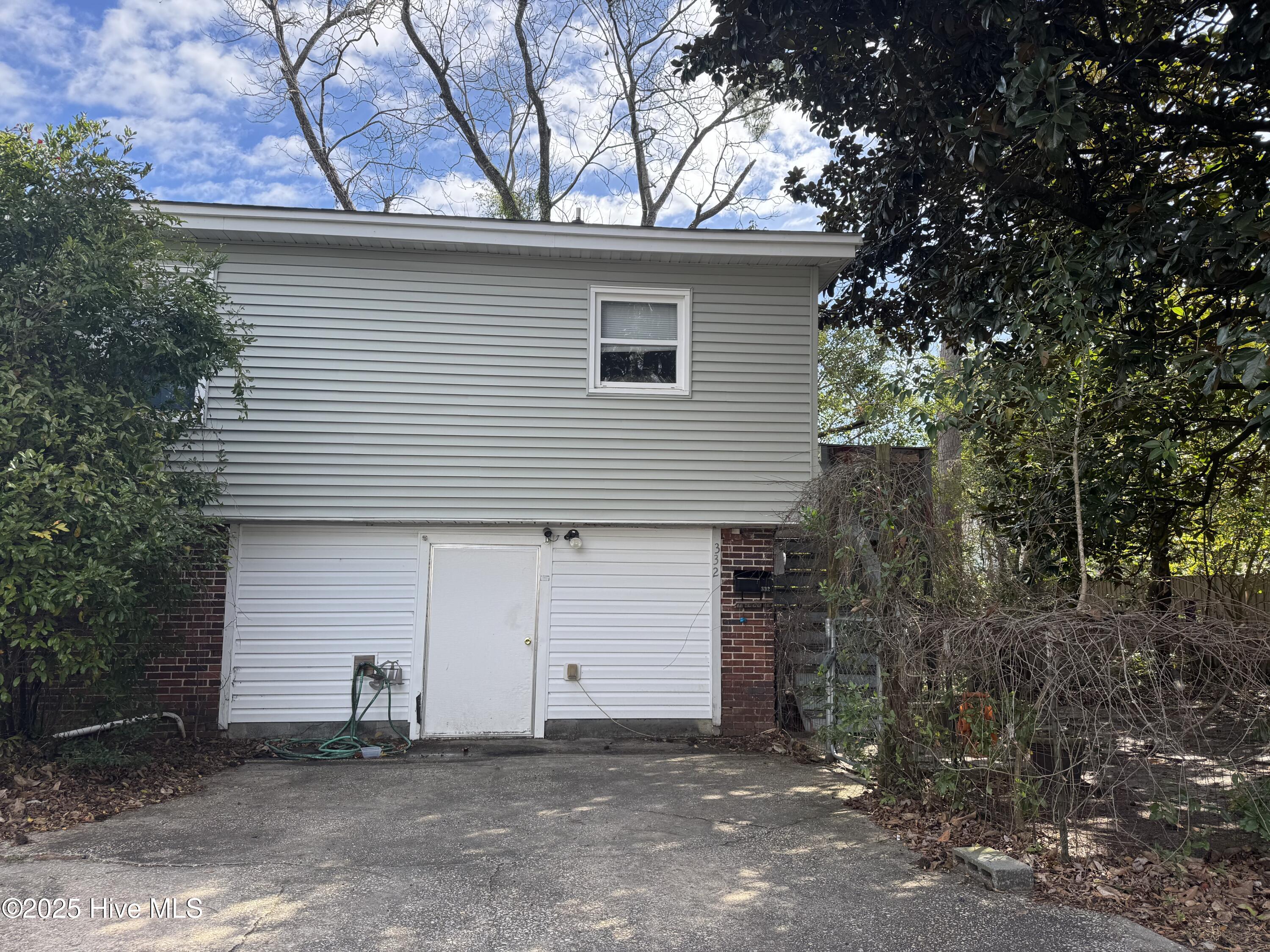 332 Kenwood Avenue Property Photo