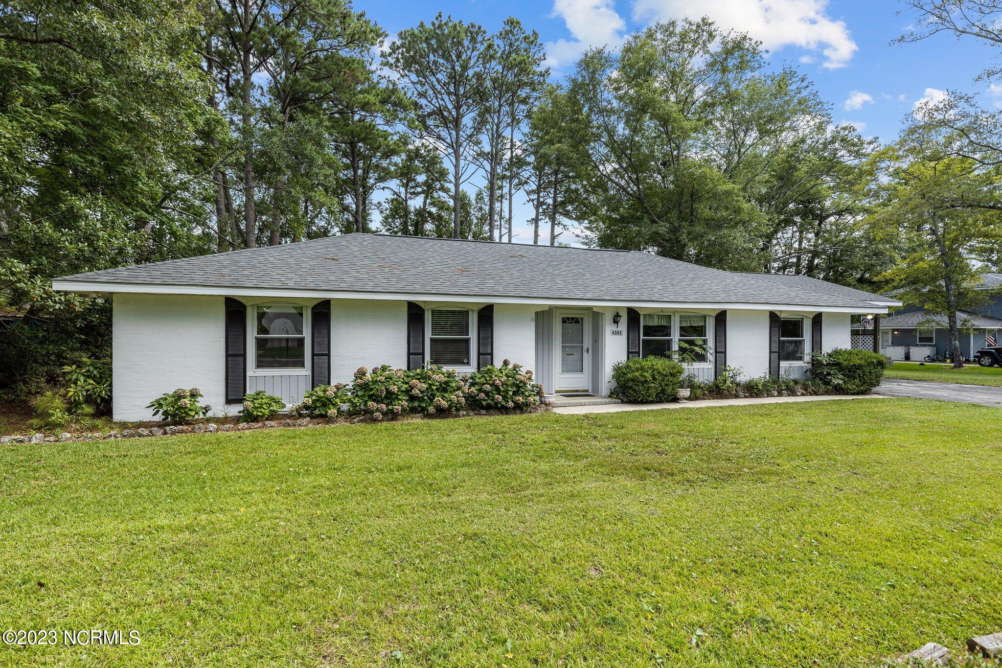 4303 Country Club Road Property Photo