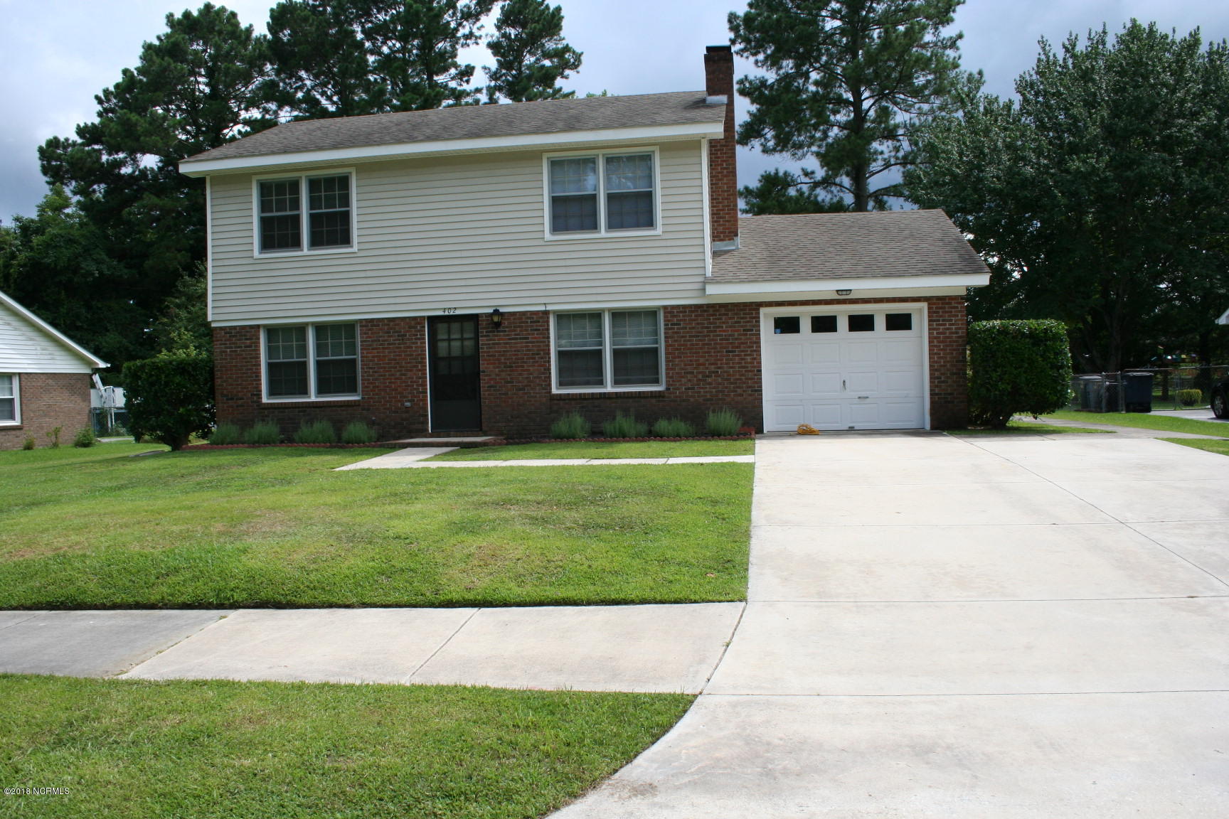 402 Greenbriar Drive Property Photo
