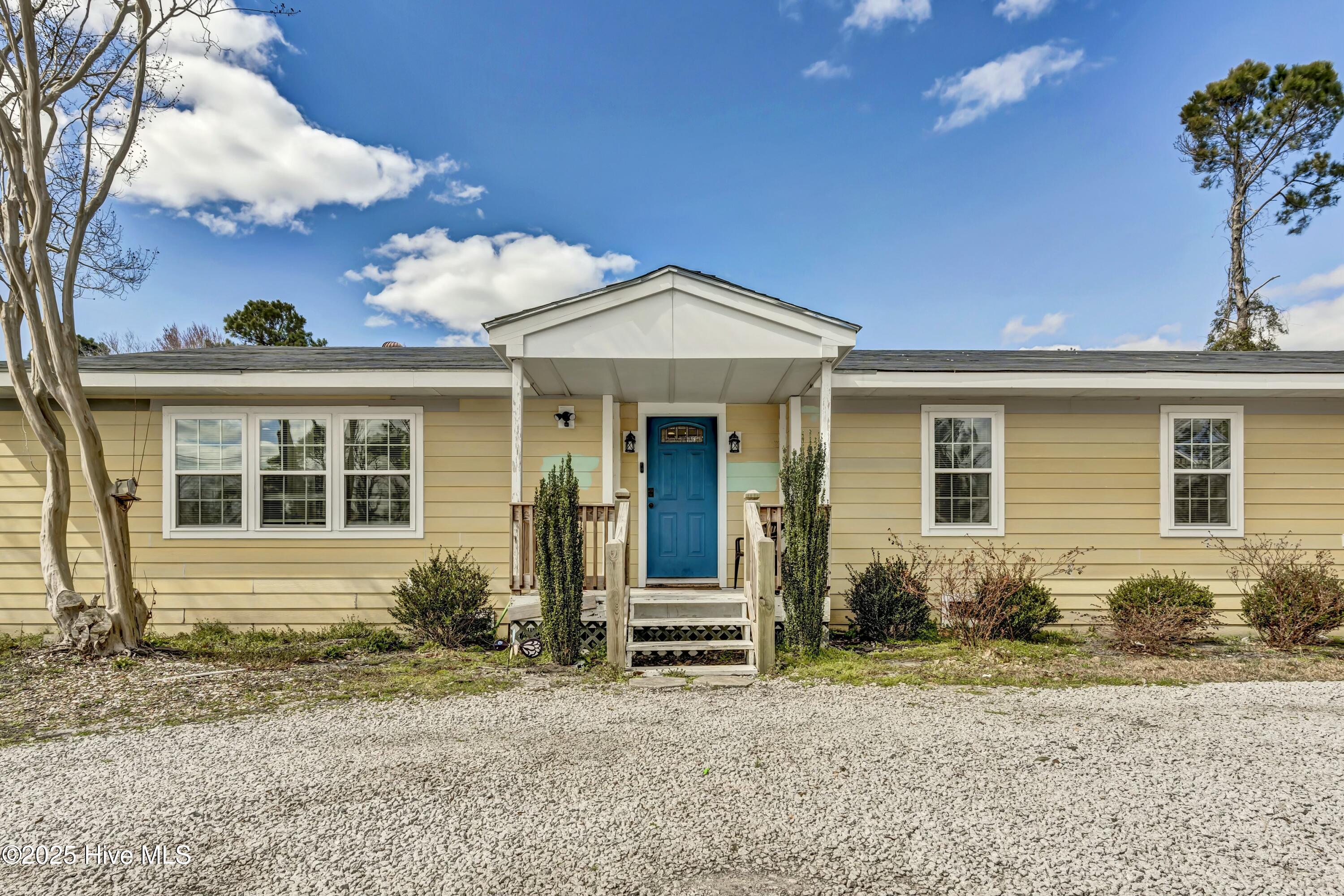 213 E Southwinds Drive Property Photo