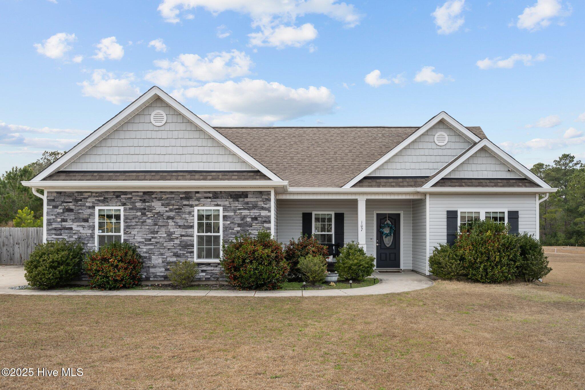 107 Costa Court Property Photo 1