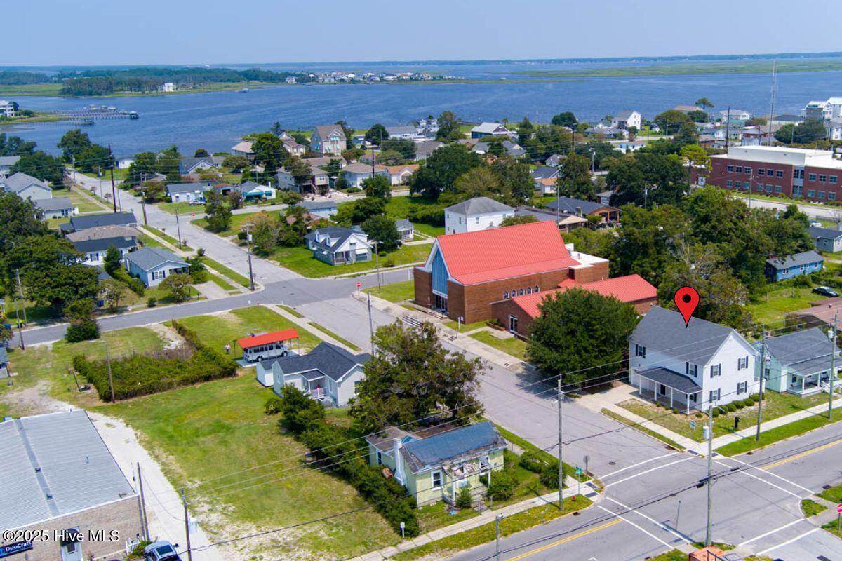 1212 Bridges Street Property Photo