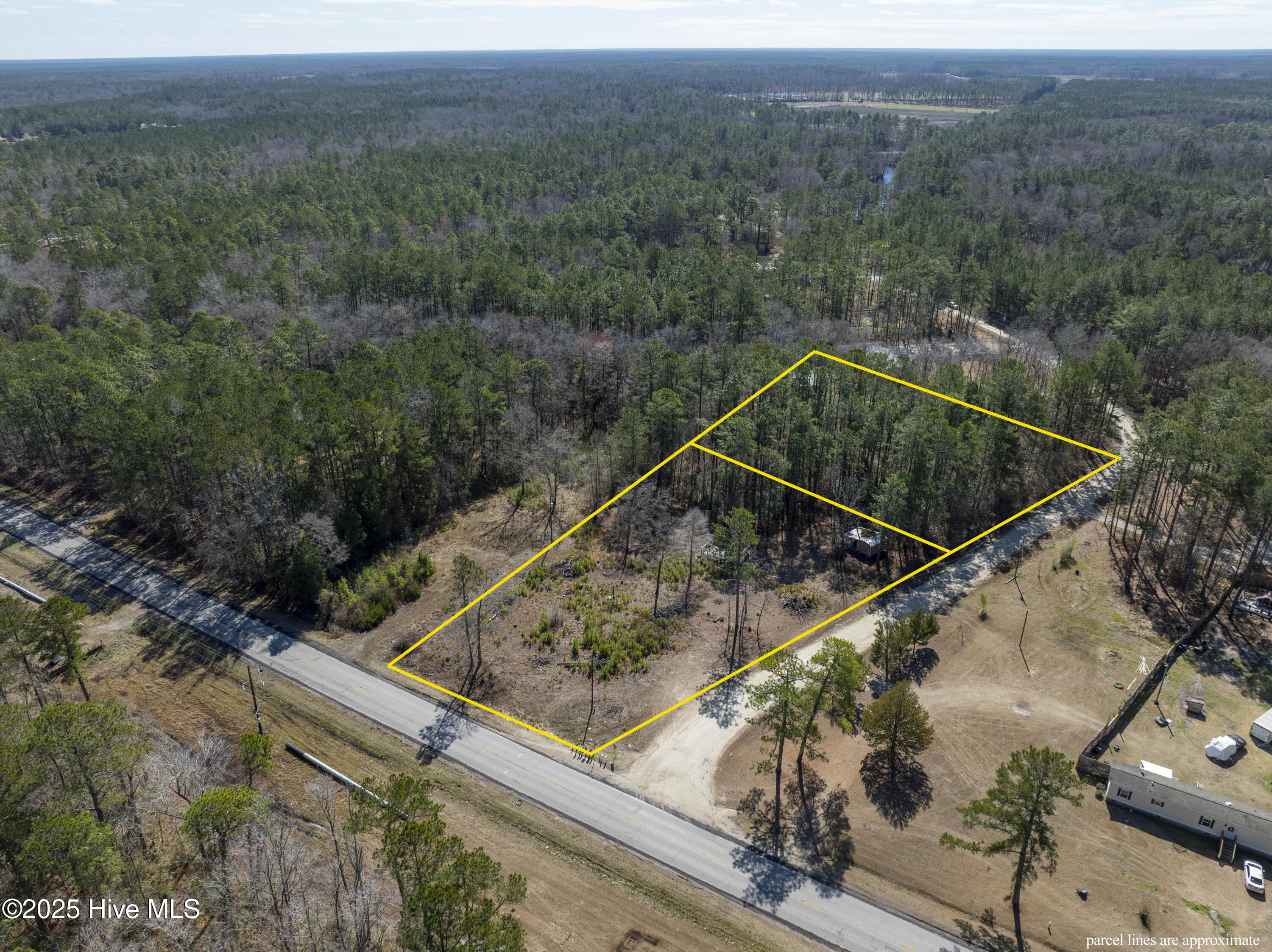 19 White Oak Drive Property Photo 3