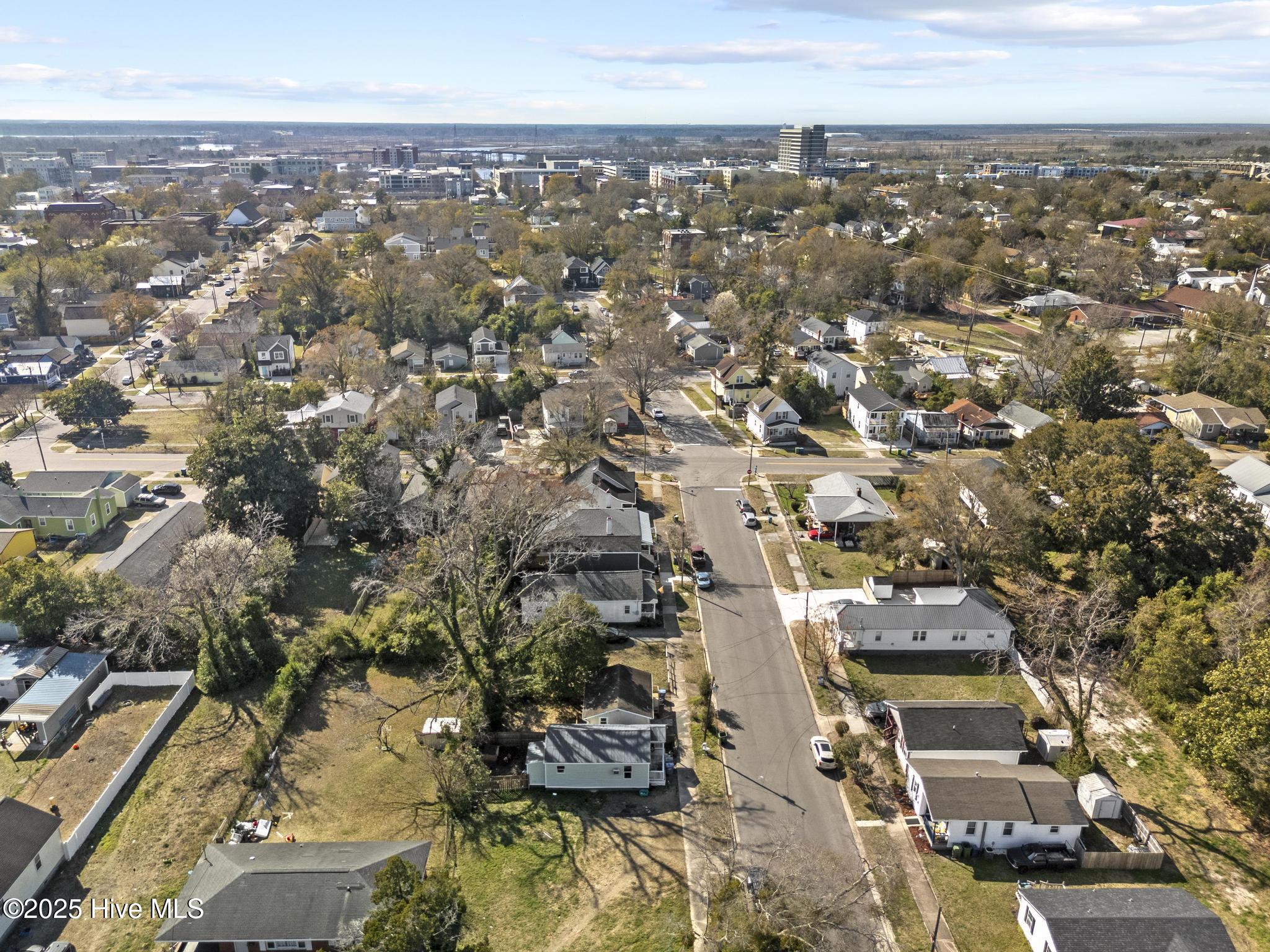 824 Hanover Street Property Photo 6
