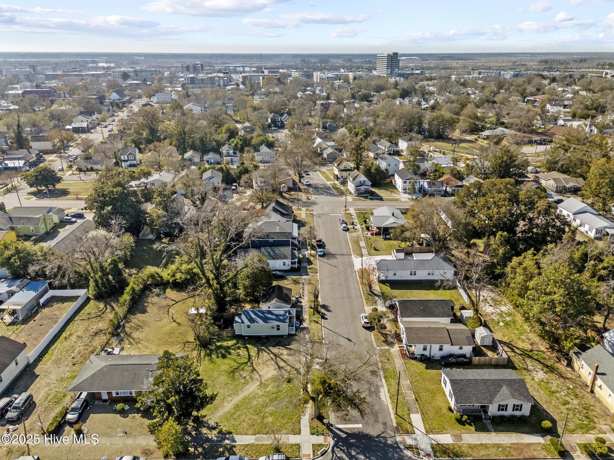 824 Hanover Street Property Photo 24