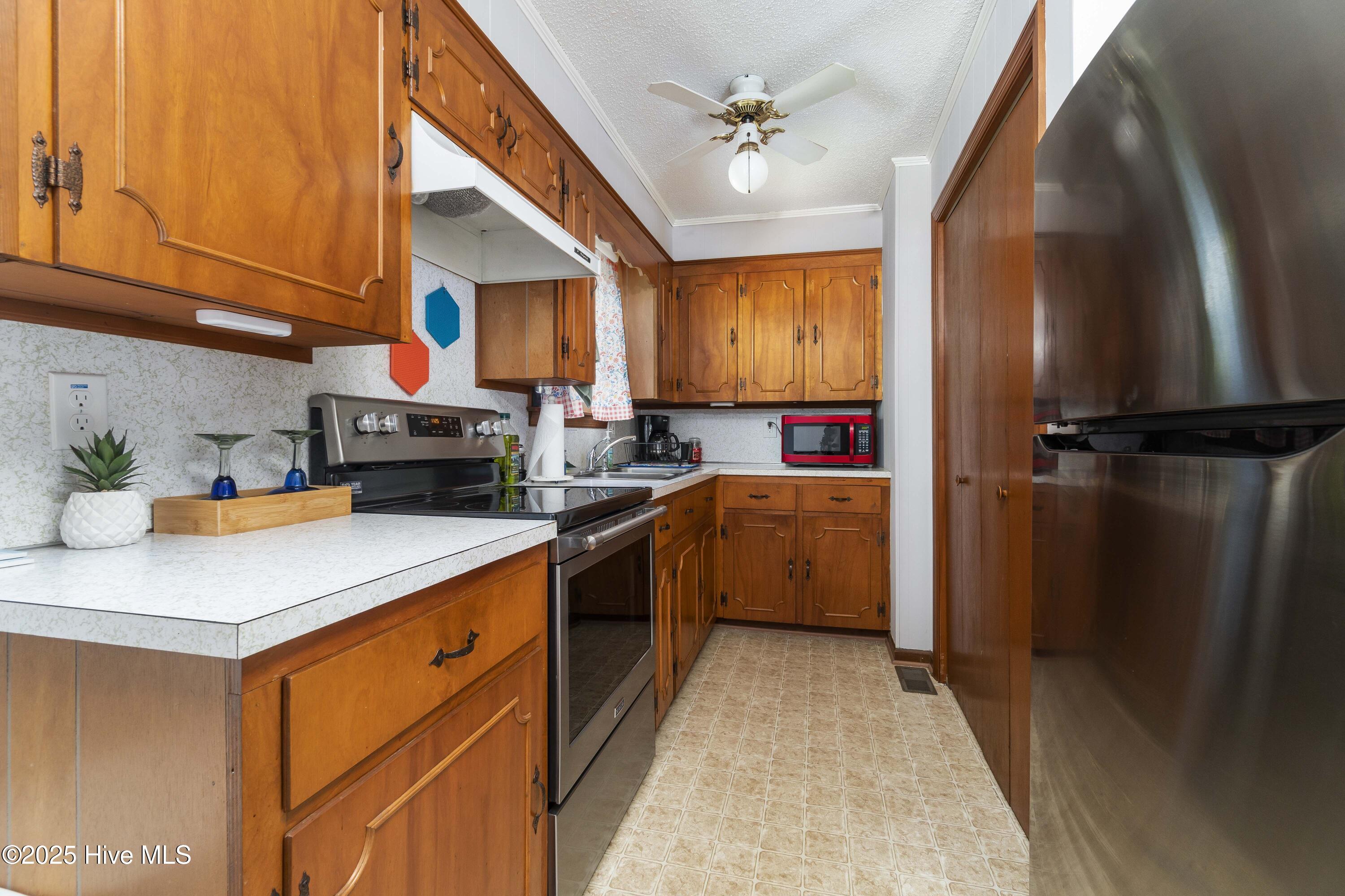 509 Broad Street Property Photo 8