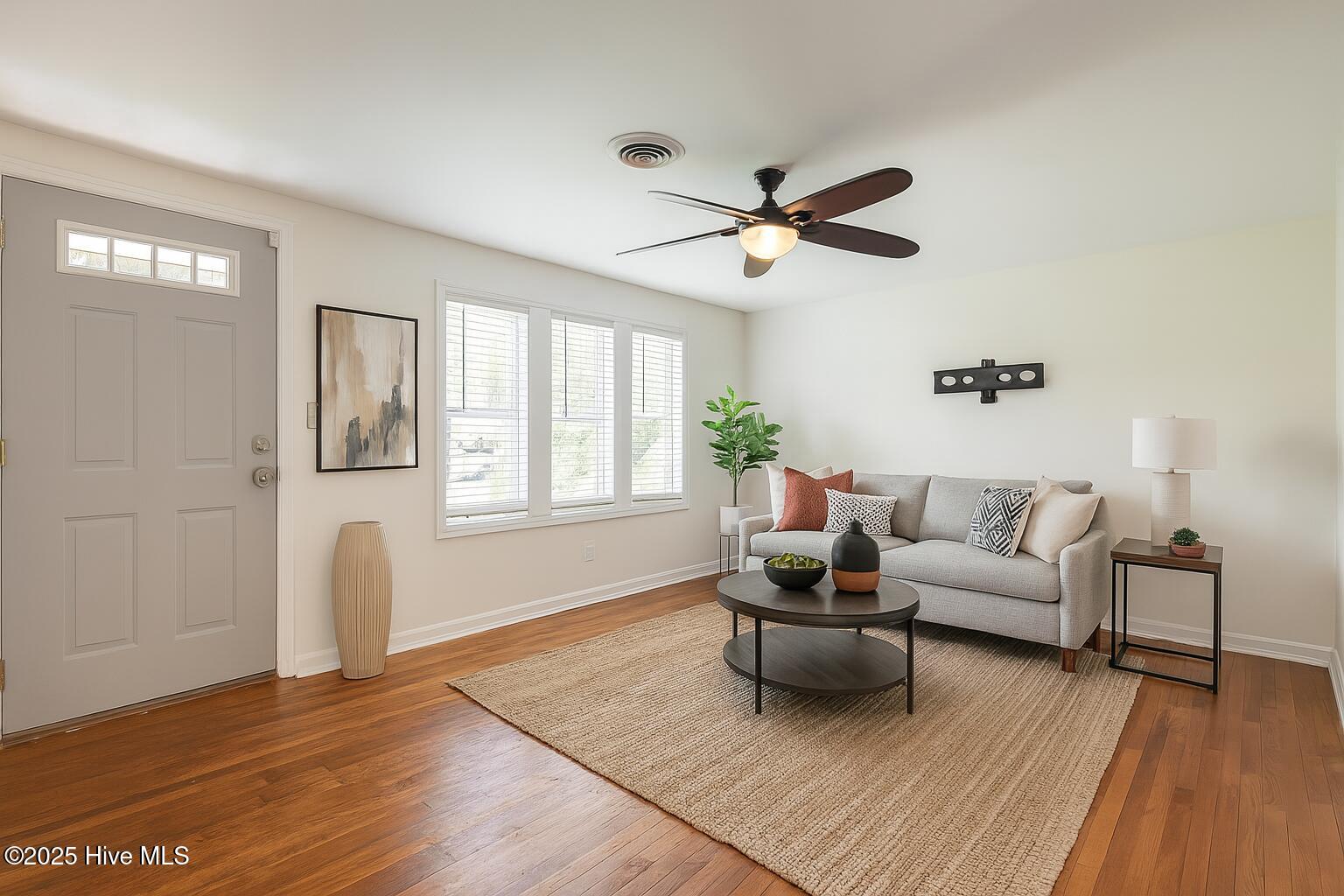 2209 Barnett Avenue Property Photo 1