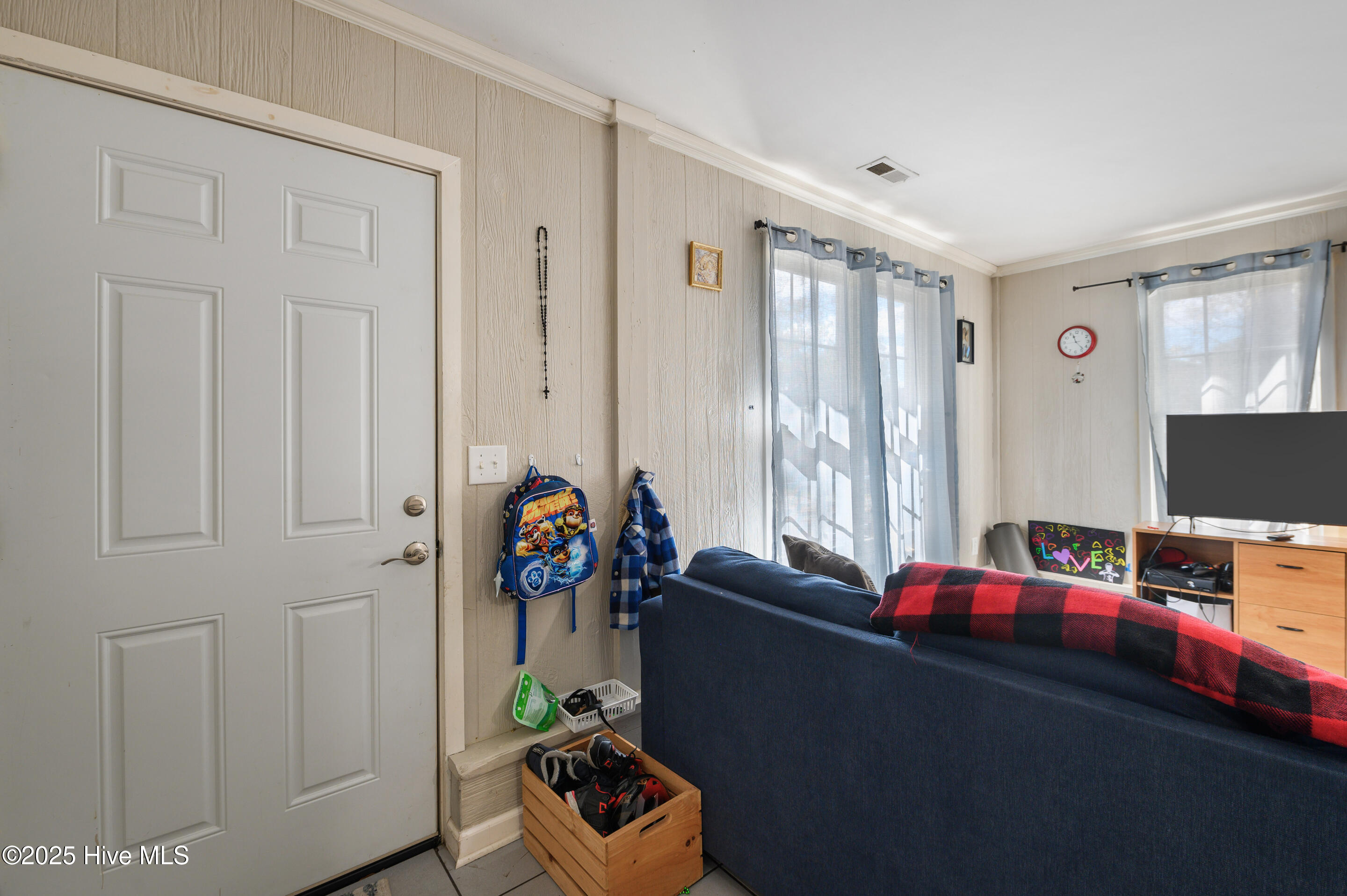 942 Mirror Lake Drive Property Photo 7