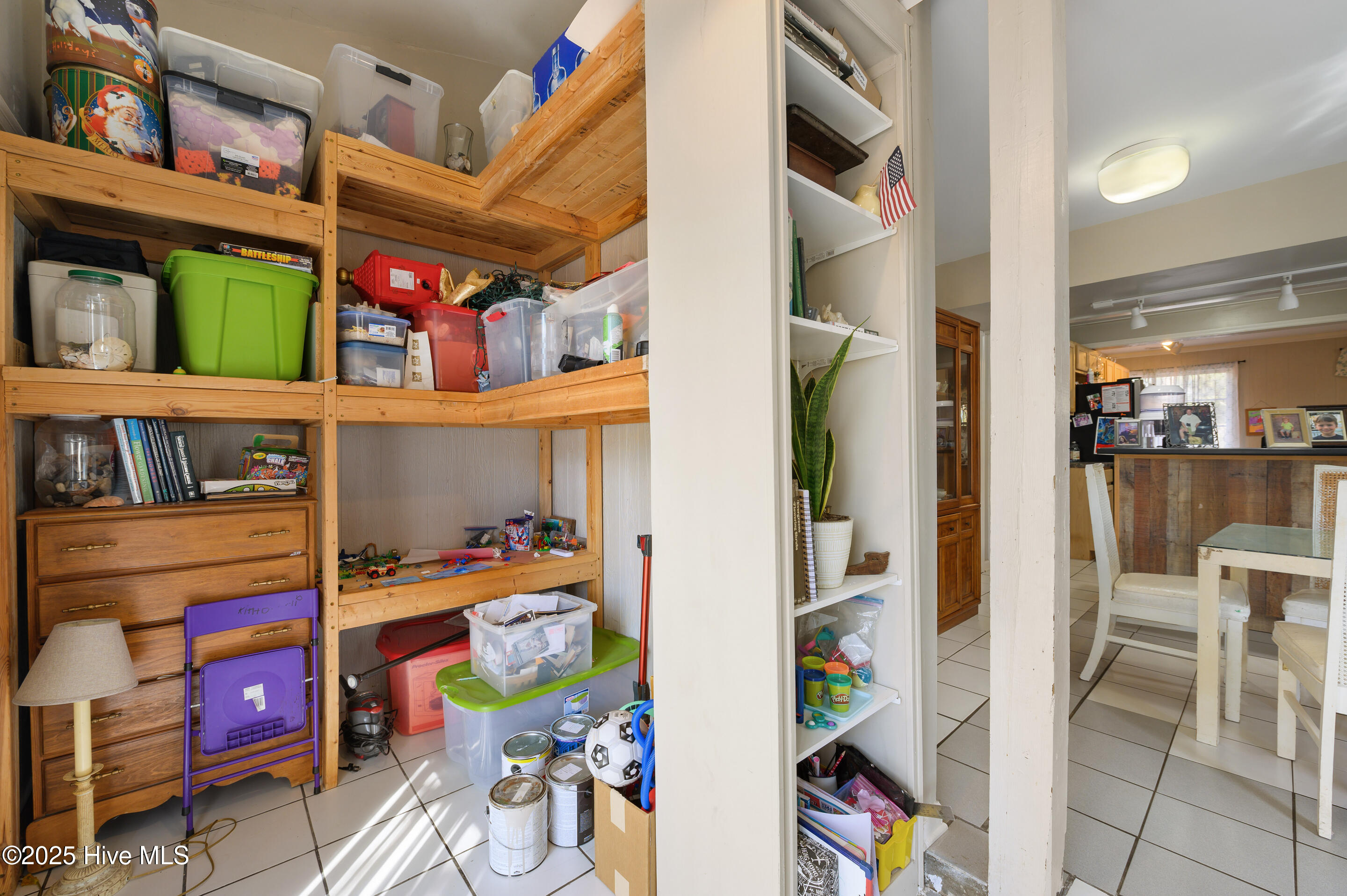 942 Mirror Lake Drive Property Photo 14