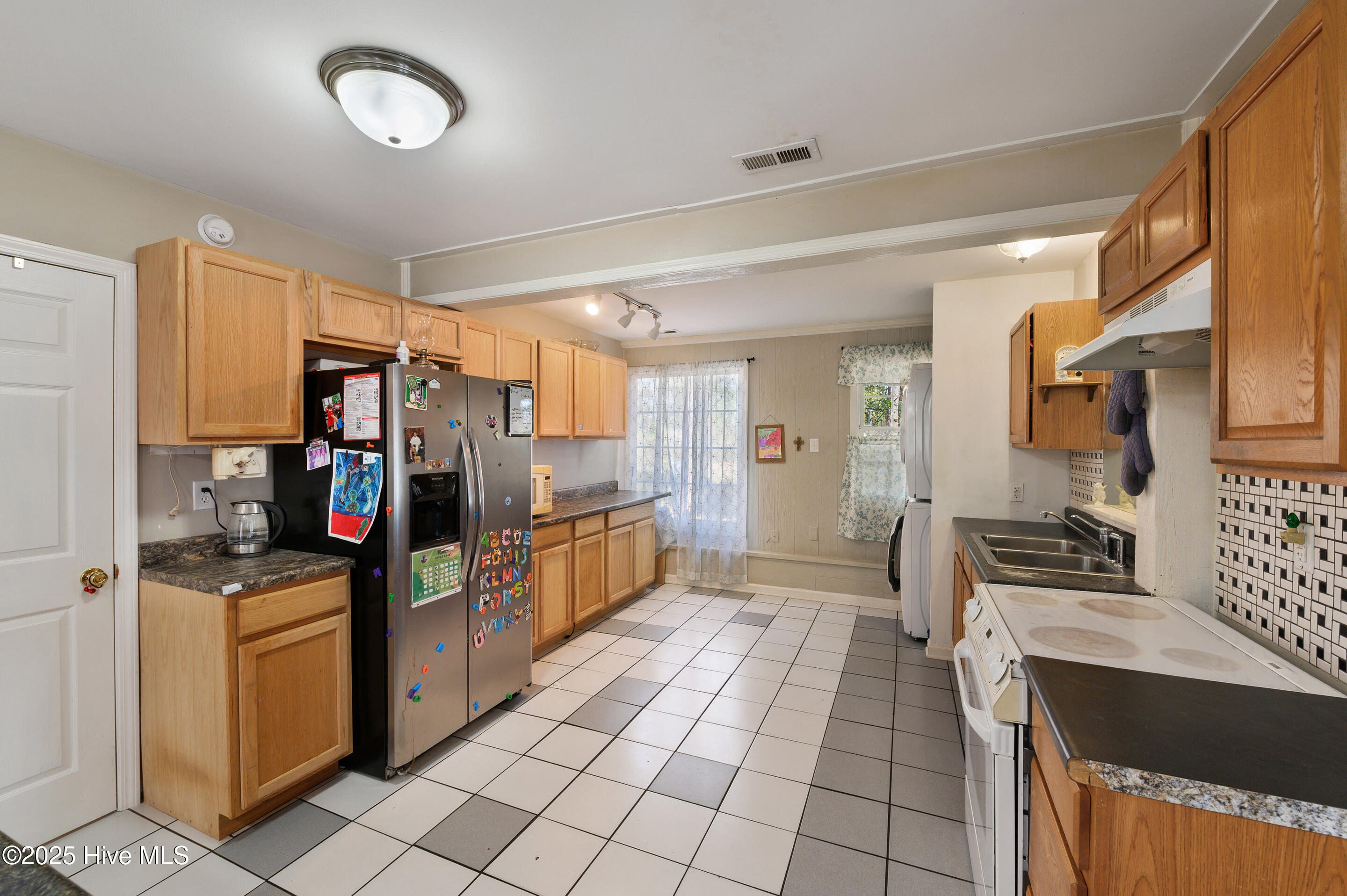 942 Mirror Lake Drive Property Photo 15