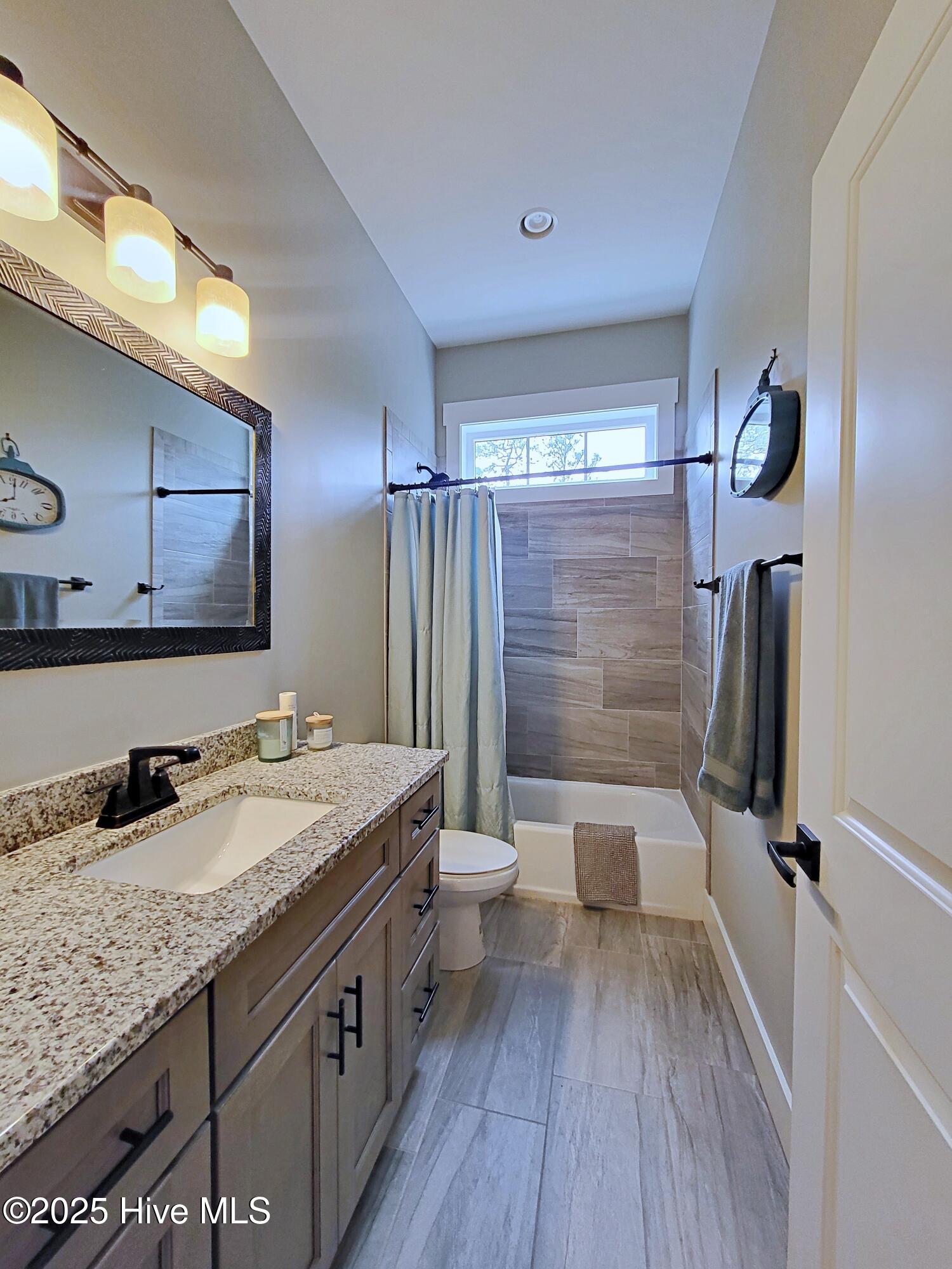 8 Aronimink Lane Property Photo 11
