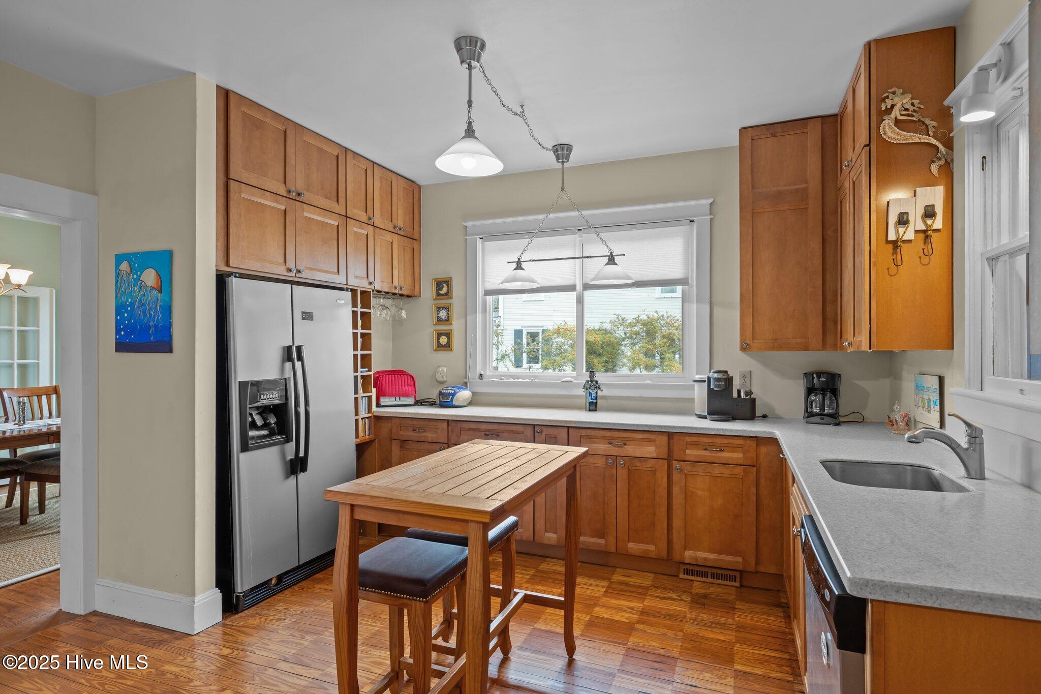 708 Ann Street Property Photo 13