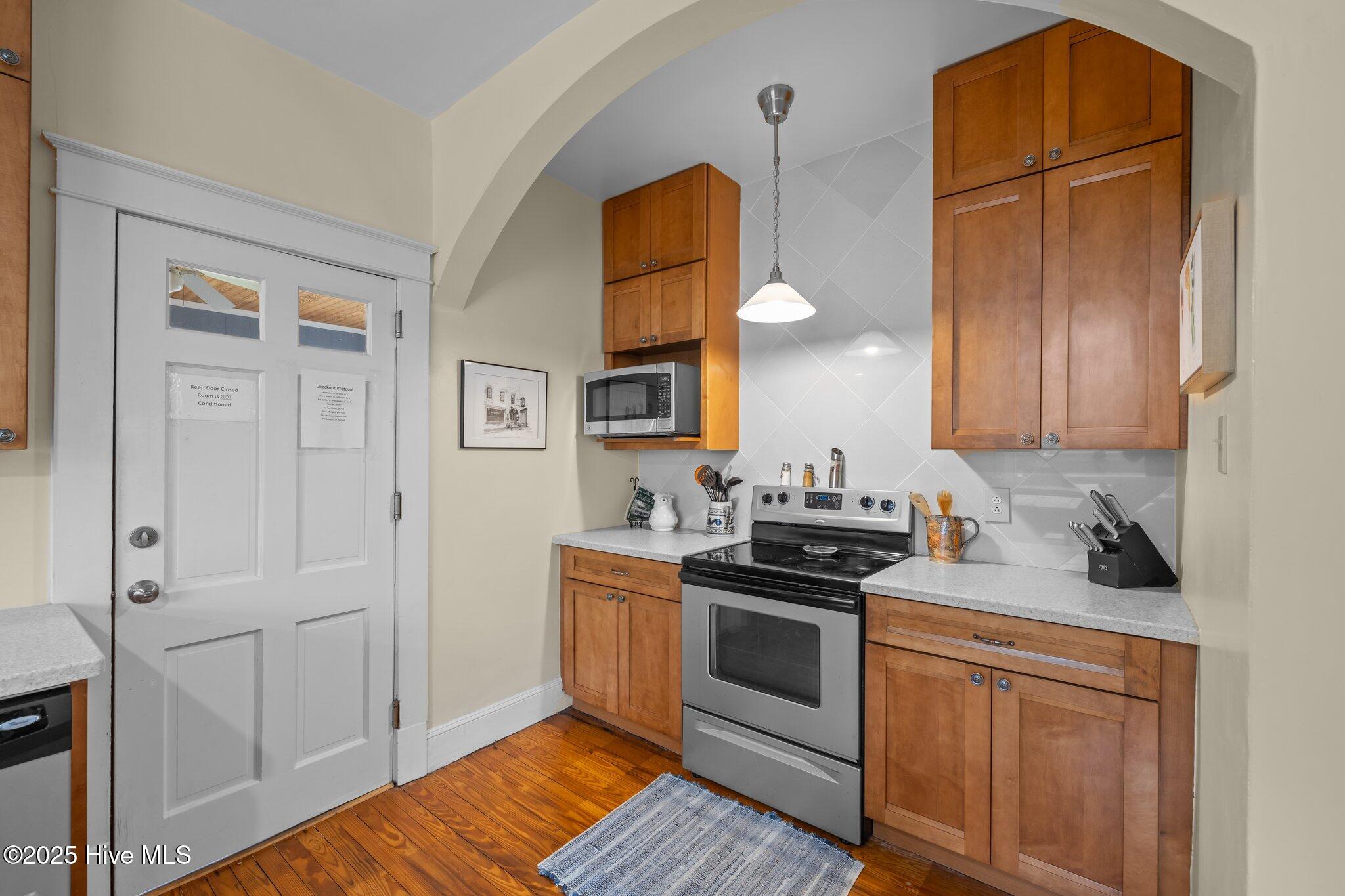 708 Ann Street Property Photo 15