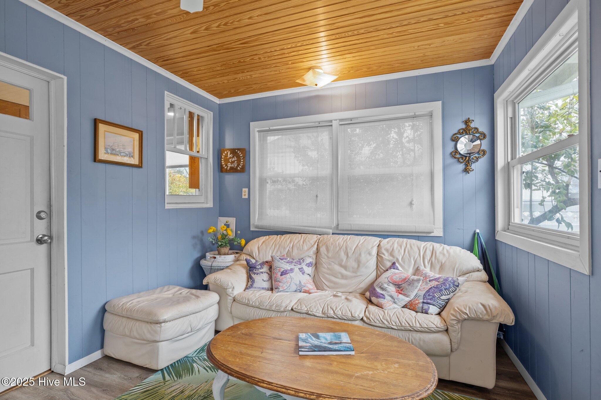 708 Ann Street Property Photo 18