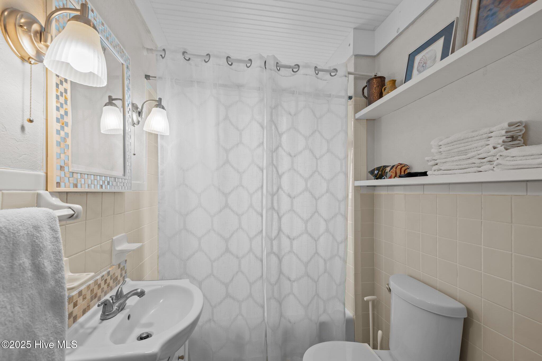 708 Ann Street Property Photo 20