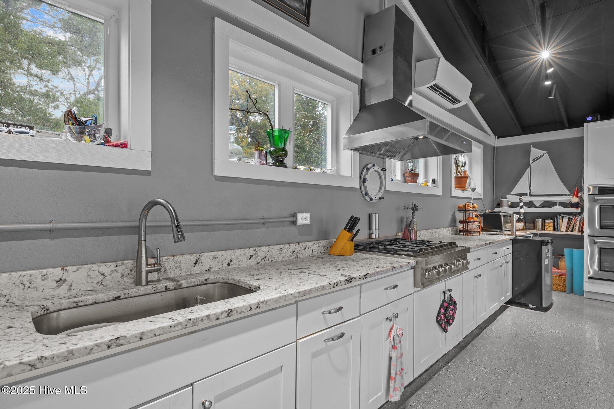 708 Ann Street Property Photo 42