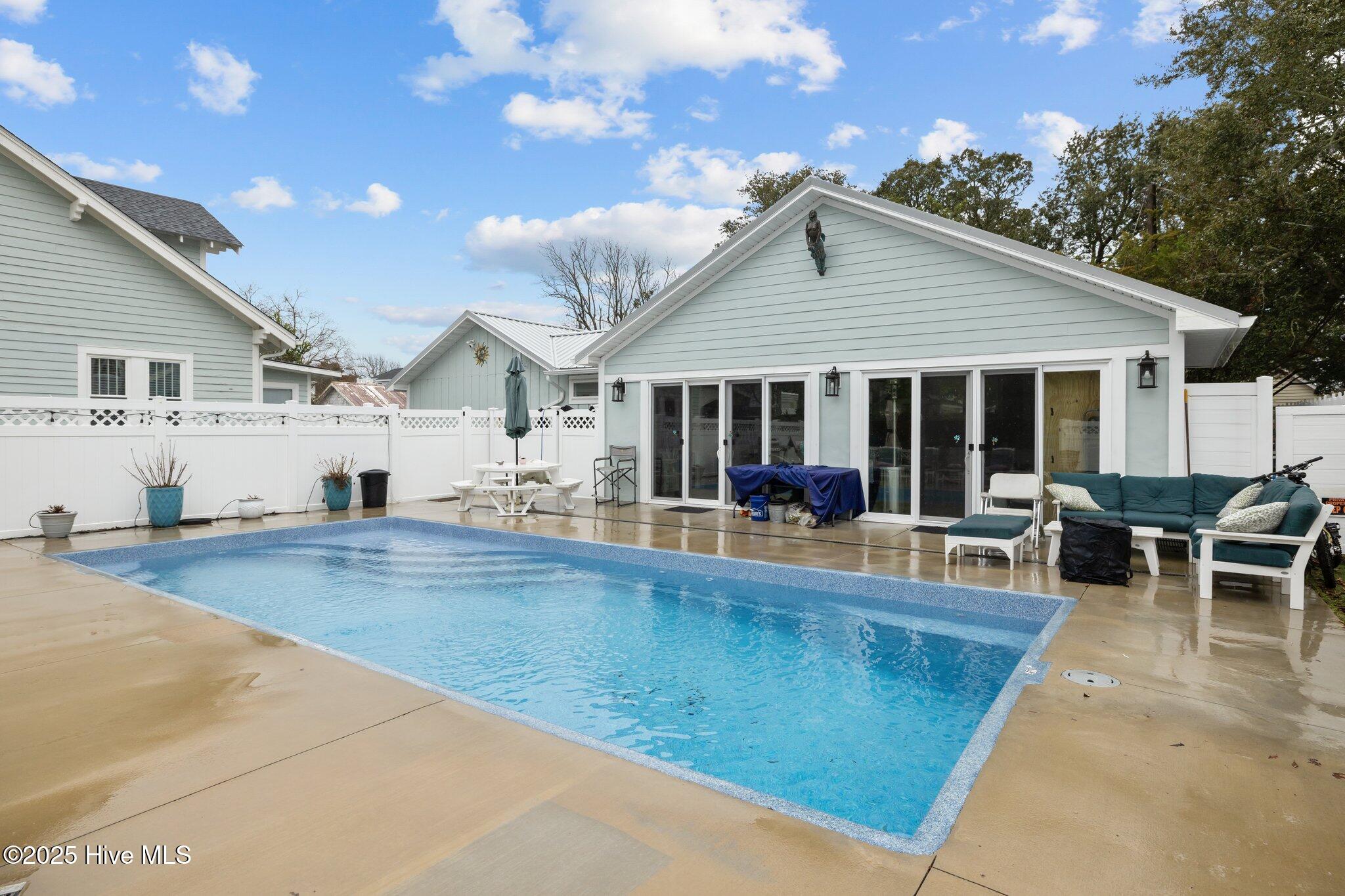 708 Ann Street Property Photo 44