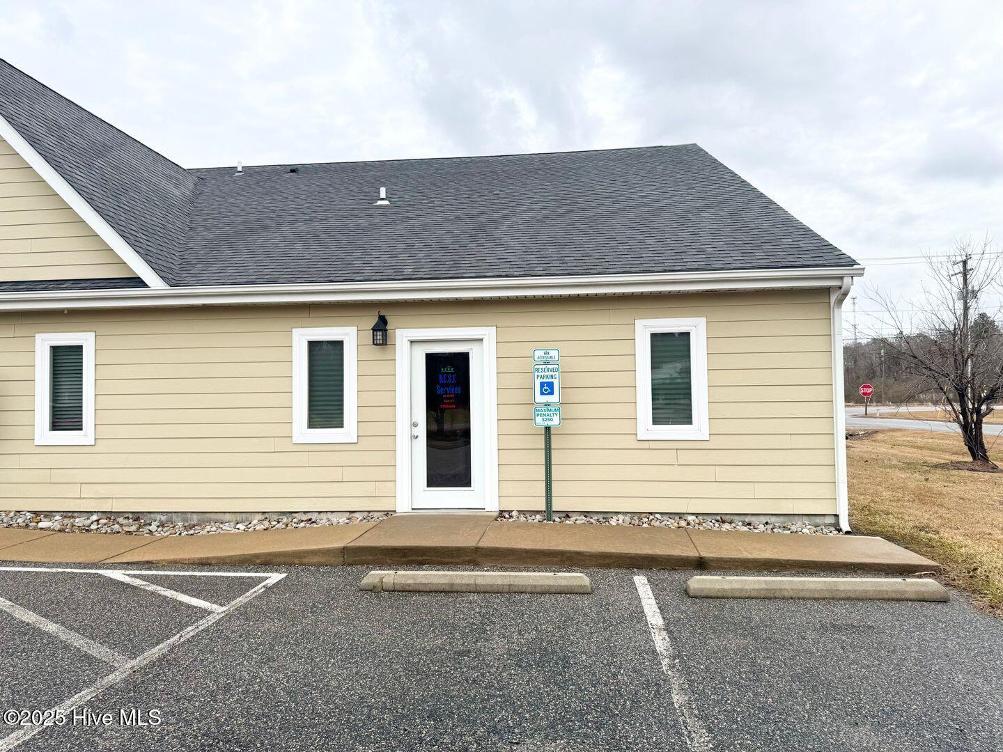 111 Currituck Commercial Drive Property Photo