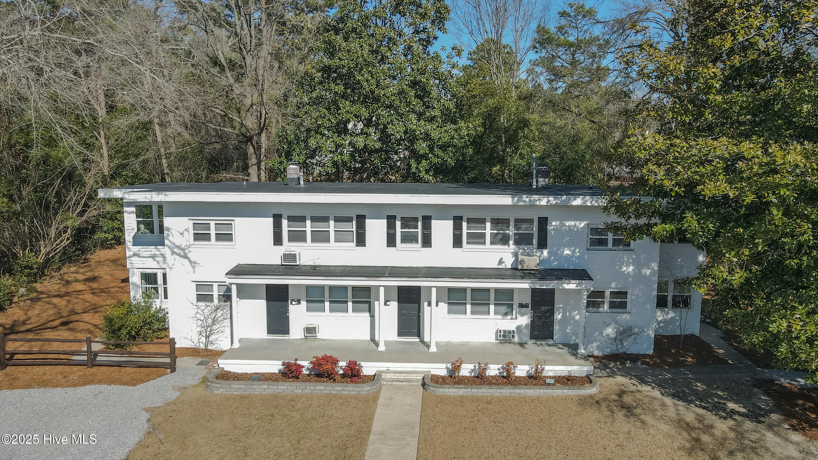 302 W Maple Avenue Property Photo