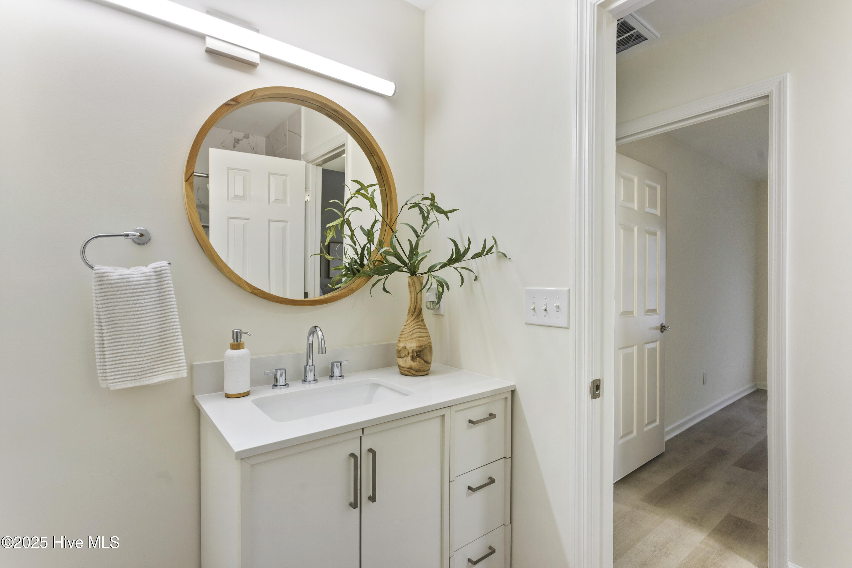 909 Brewster Lane Property Photo 14