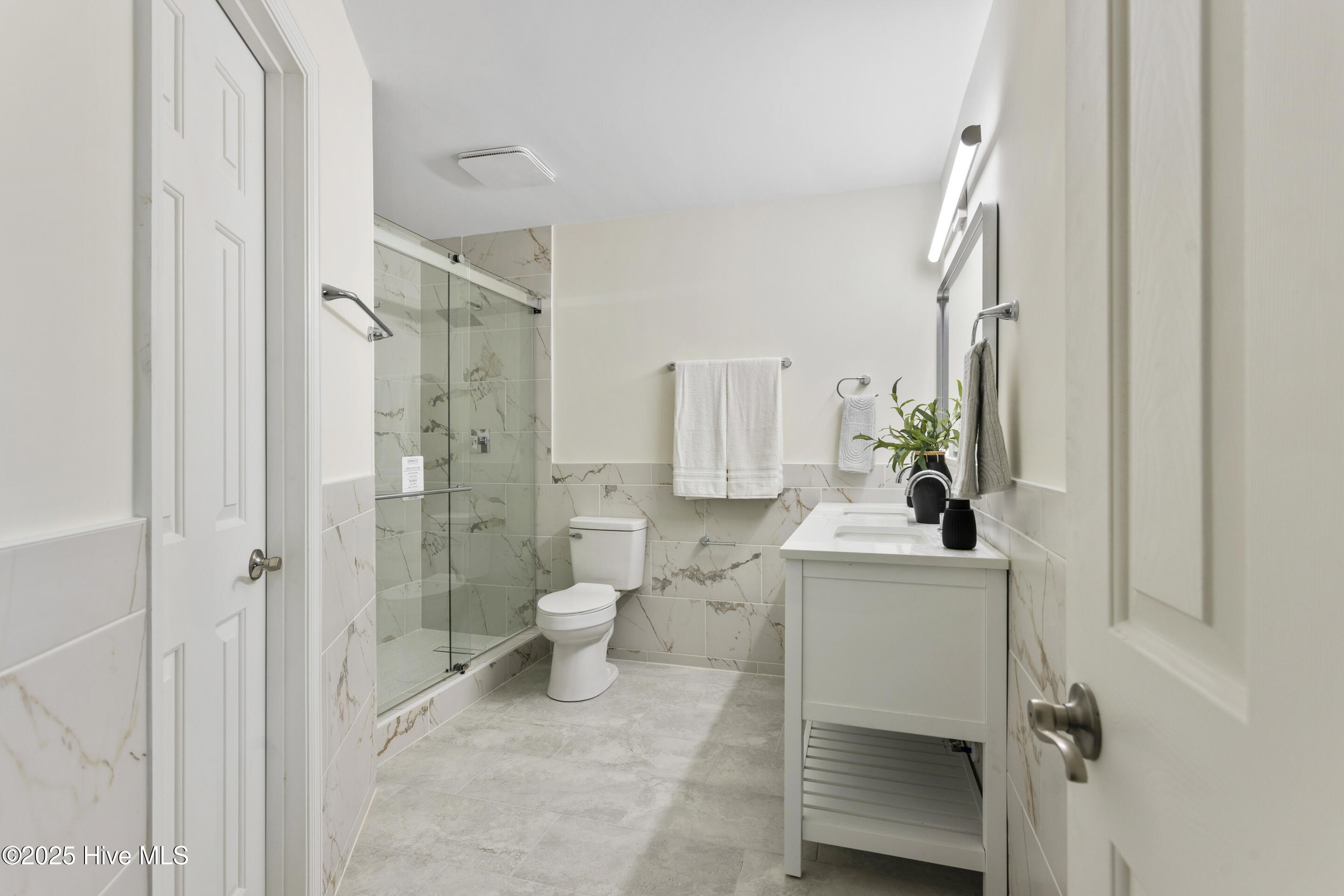 909 Brewster Lane Property Photo 20