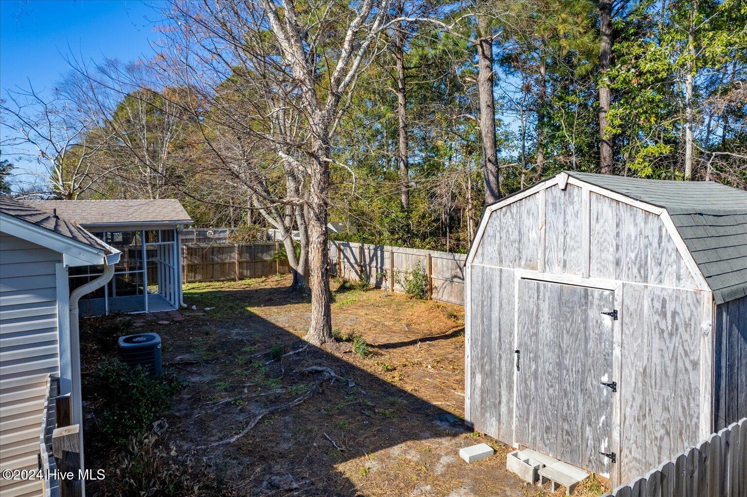 909 Brewster Lane Property Photo 34