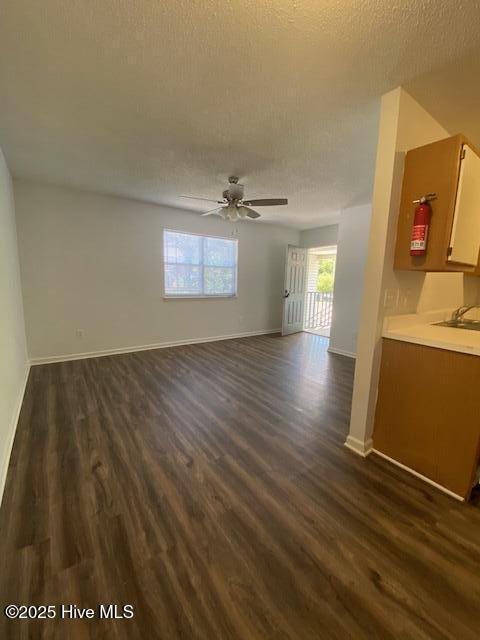 2006 Tower Place Property Photo 5