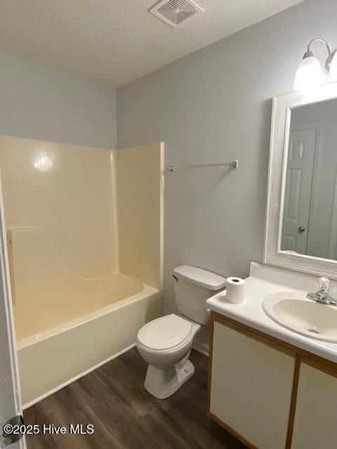 2006 Tower Place Property Photo 8