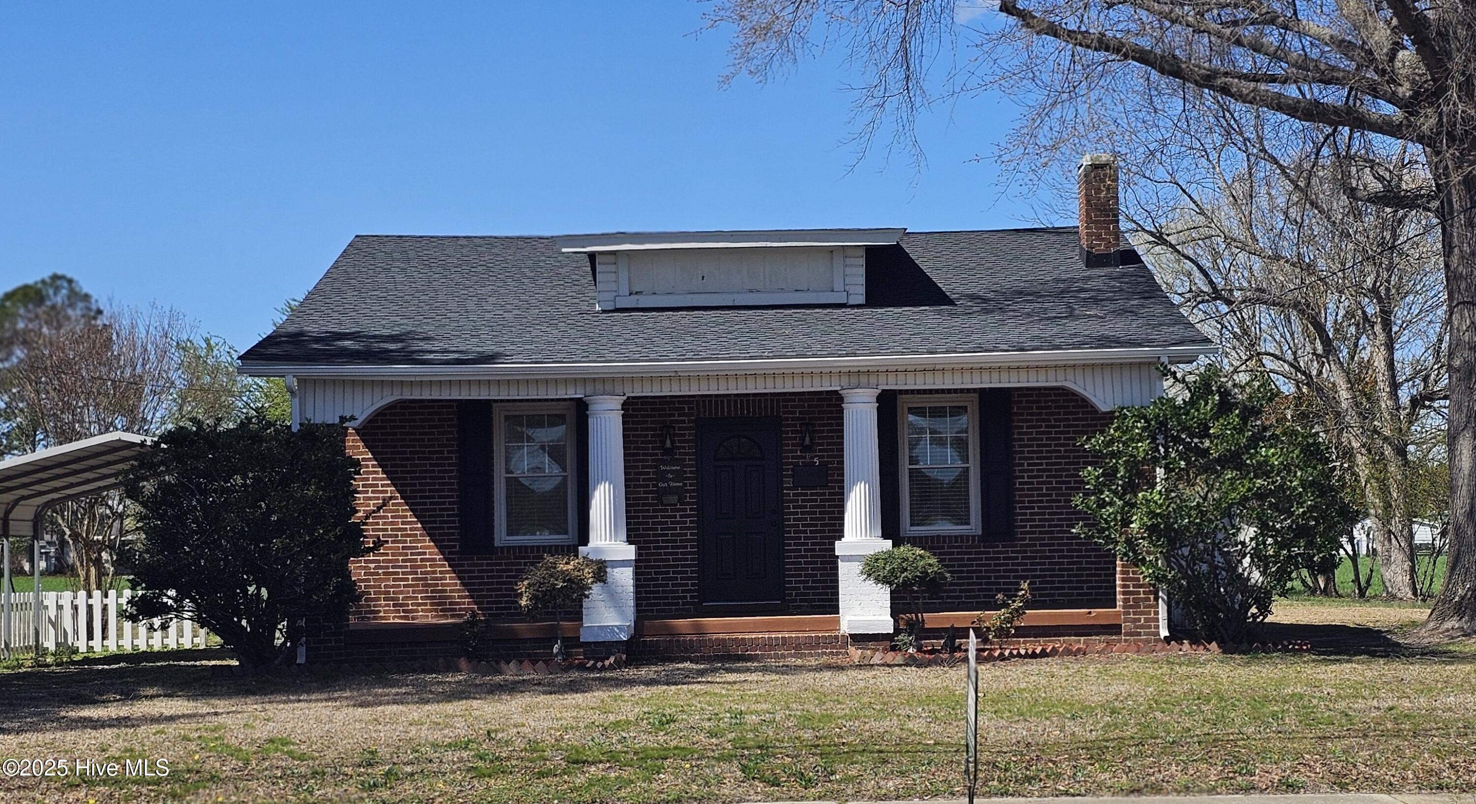225 N Church Street Property Photo