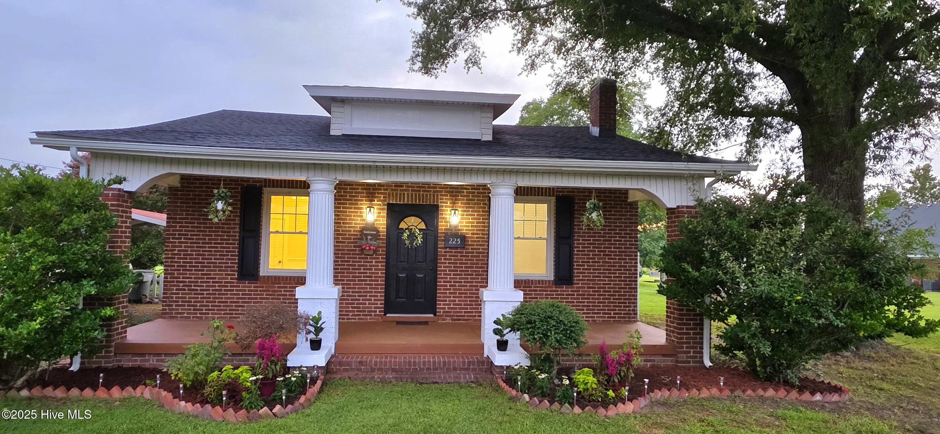 225 N Church Street Property Photo 4