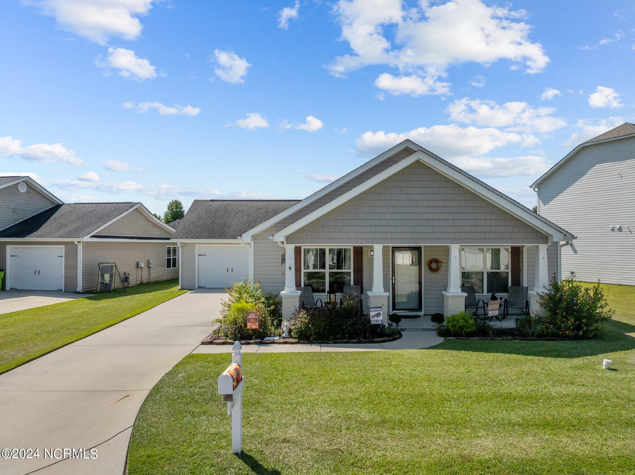 225 Bandon Drive Property Photo