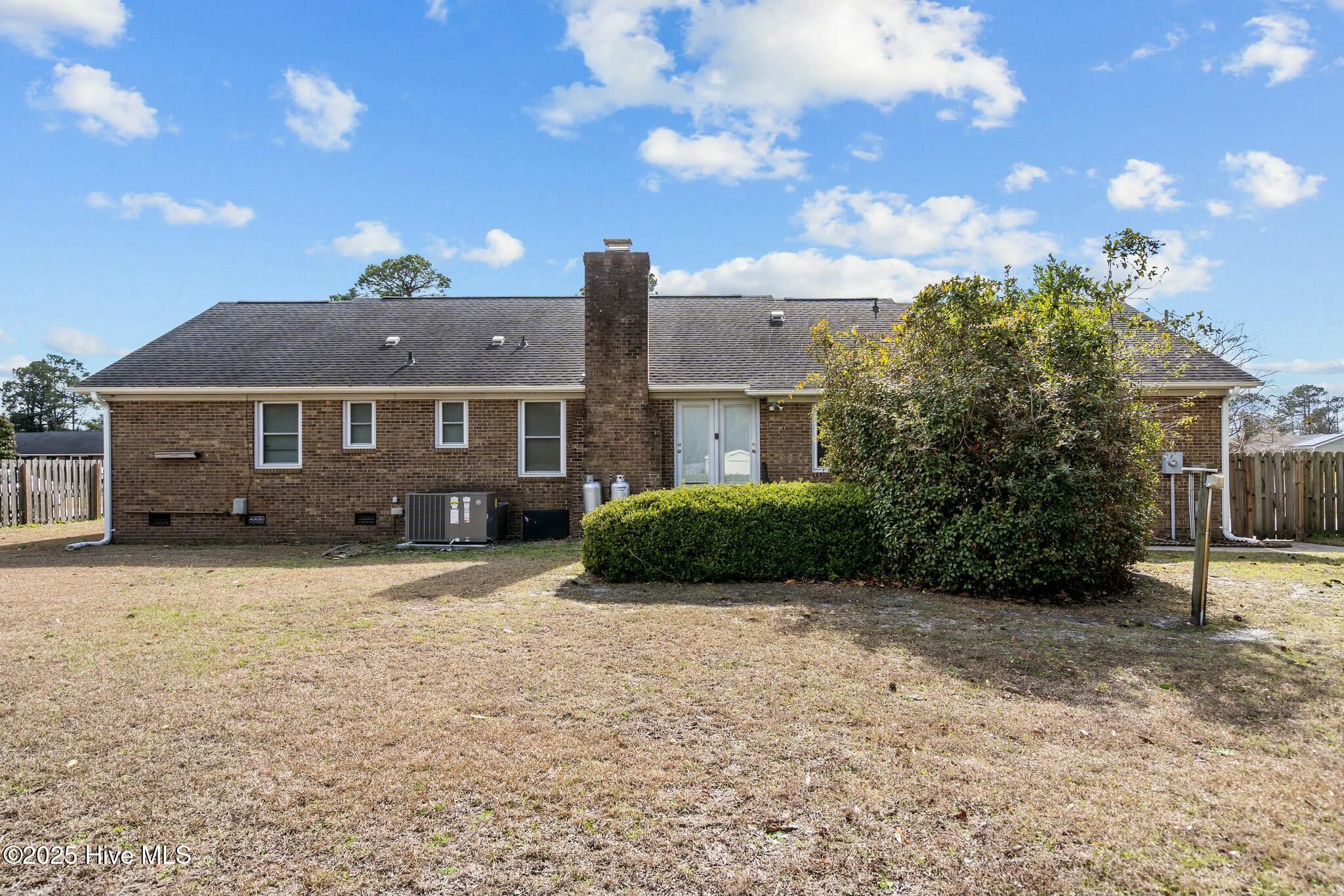 301 R L Honeycutt Drive Property Photo 5